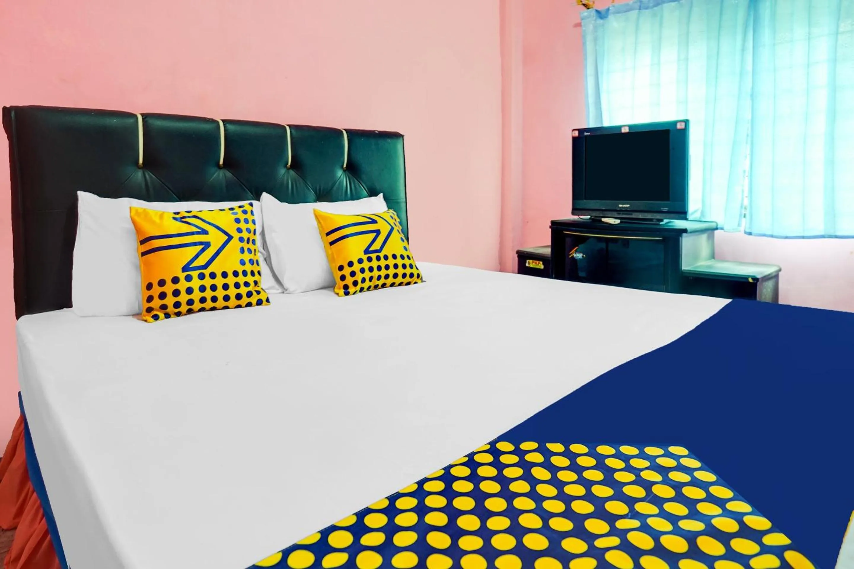 Bedroom, Bed in OYO Life 92046 Garuda Residence