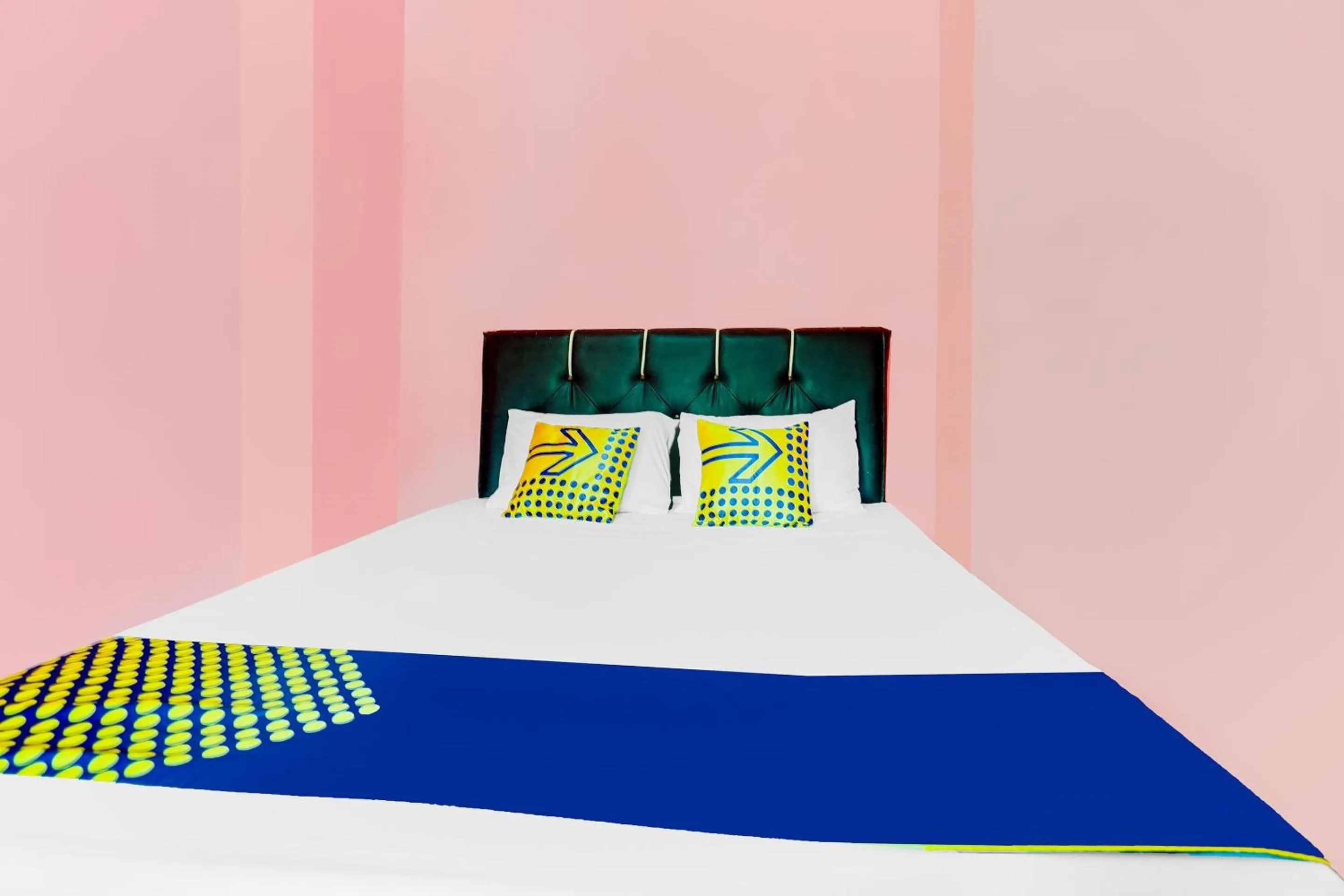 Bedroom, Bed in OYO Life 92046 Garuda Residence