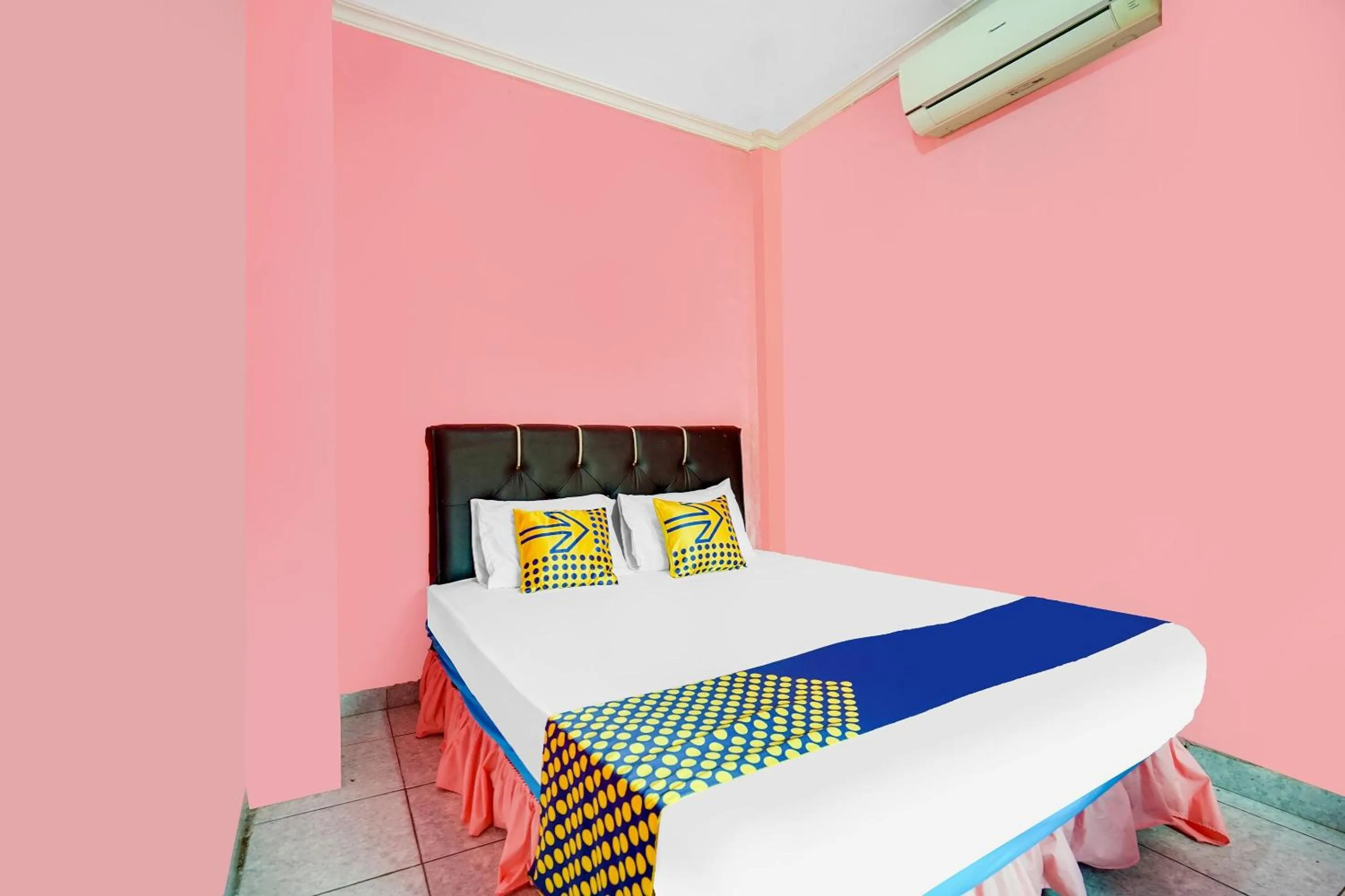 Bedroom, Bed in OYO Life 92046 Garuda Residence