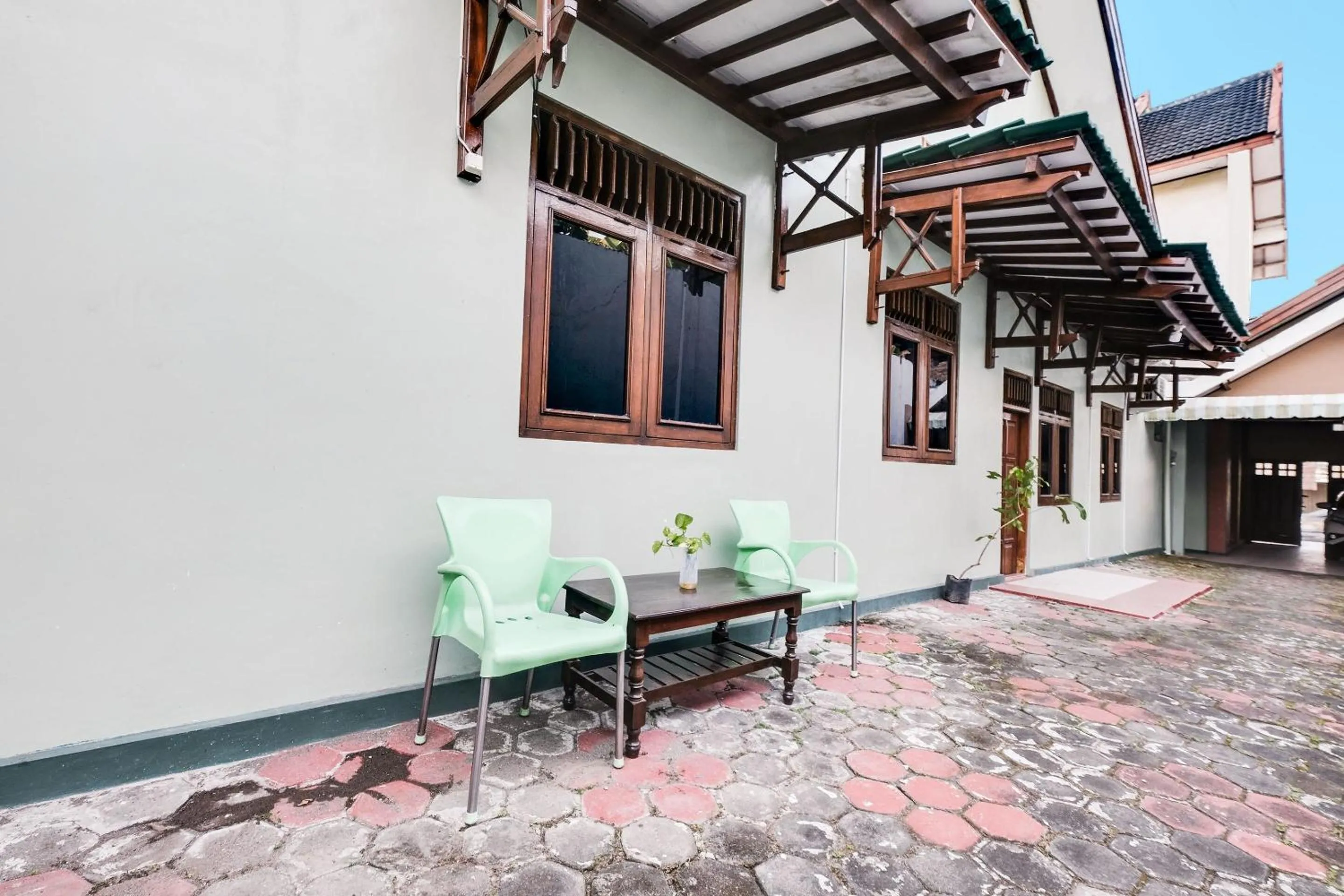 Lobby or reception in SPOT ON 92068 Pudja Kesuma Homestay Syariah Yogyakarta