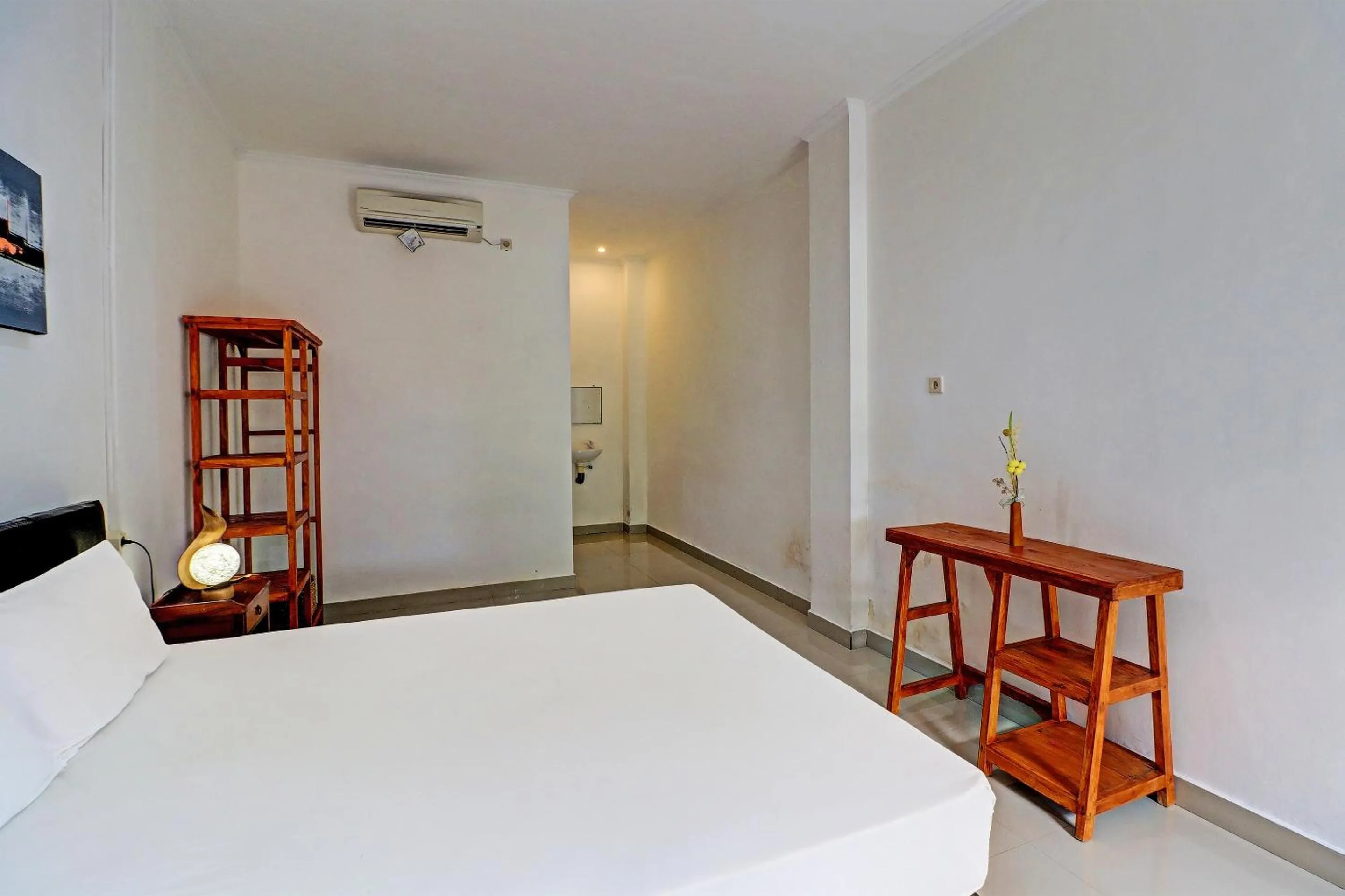 Bedroom, Bed in Capital O 92094 Hotel Kertha