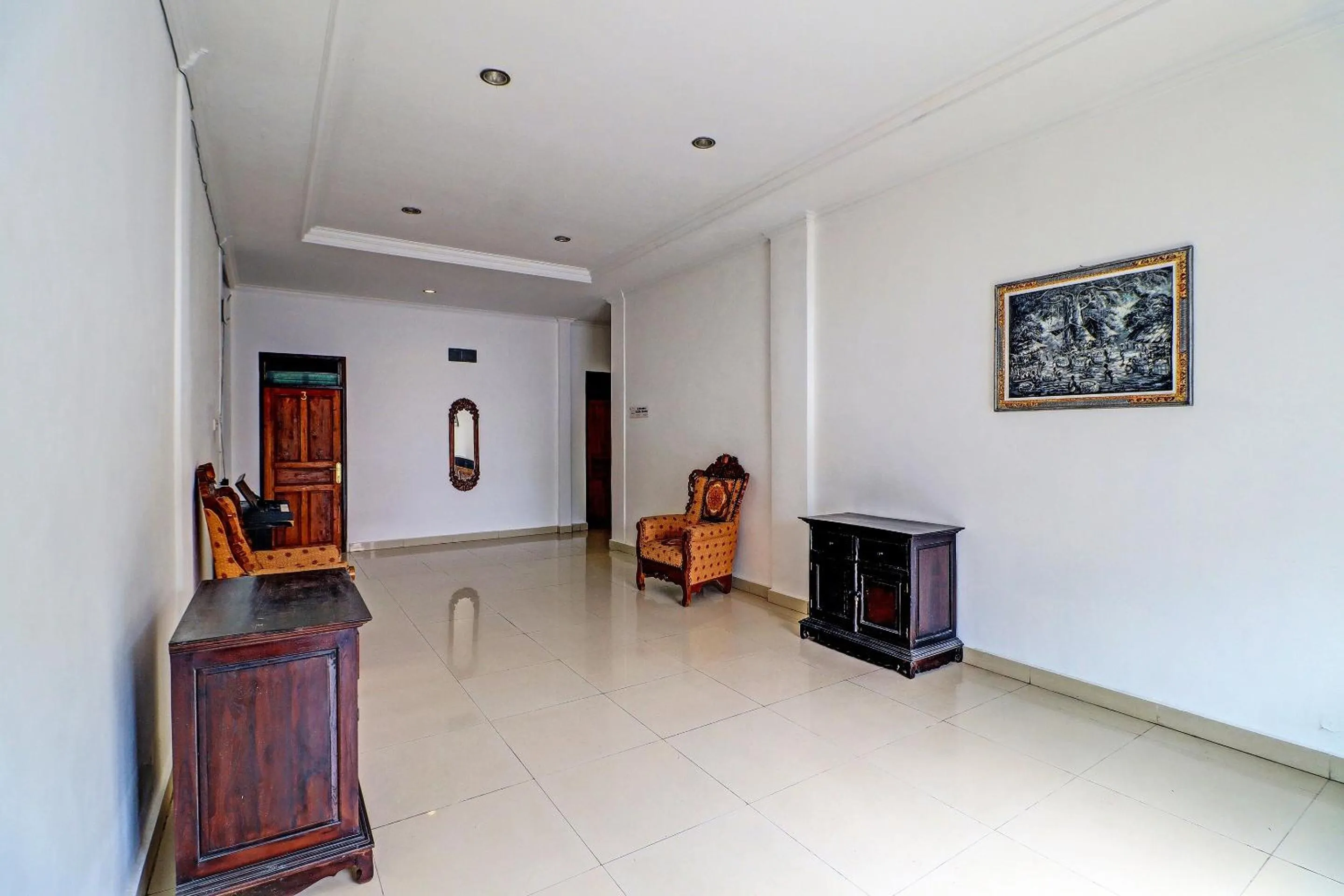 Lobby or reception in Capital O 92094 Hotel Kertha