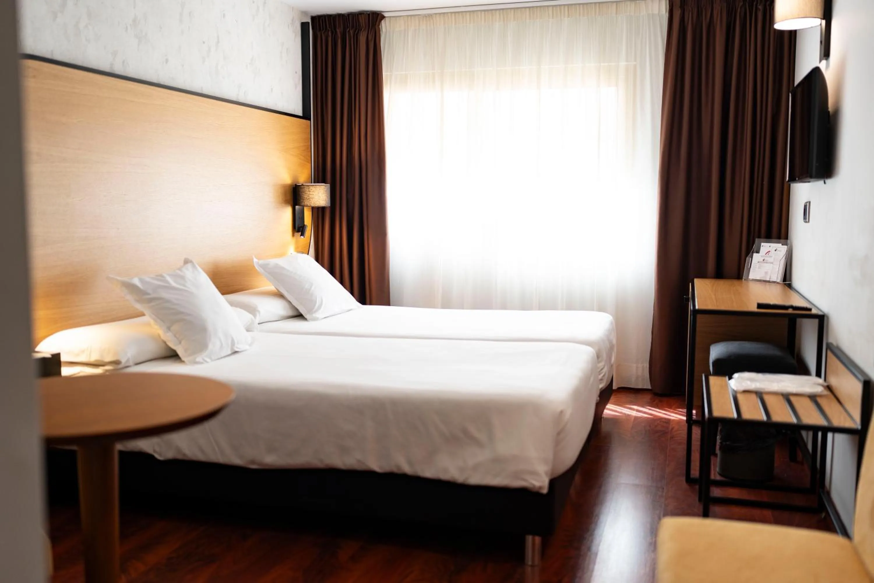 Photo of the whole room, Bed in Nuevo Torreluz