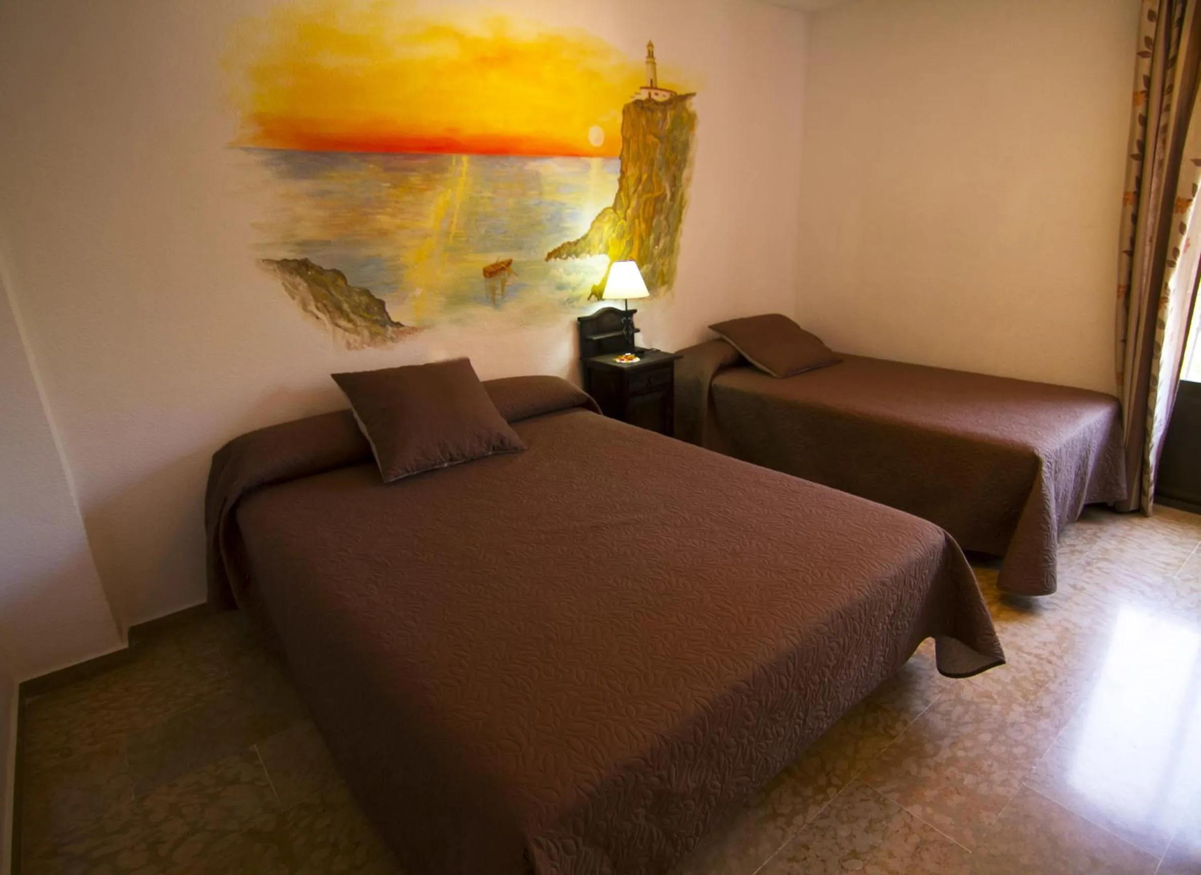 Photo of the whole room, Bed in Hotel Puerta Nazarí