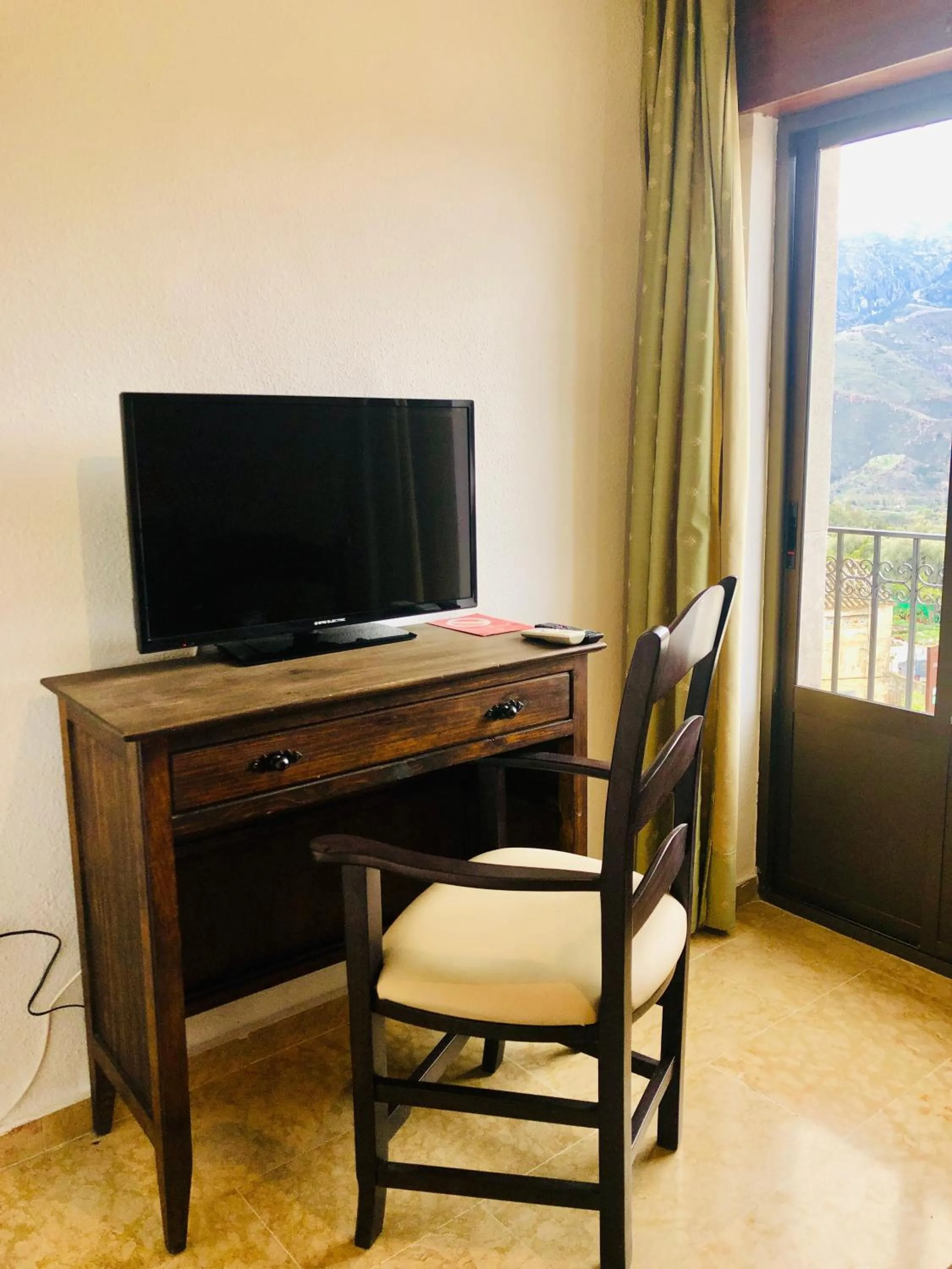 Seating area in Hotel Puerta Nazarí