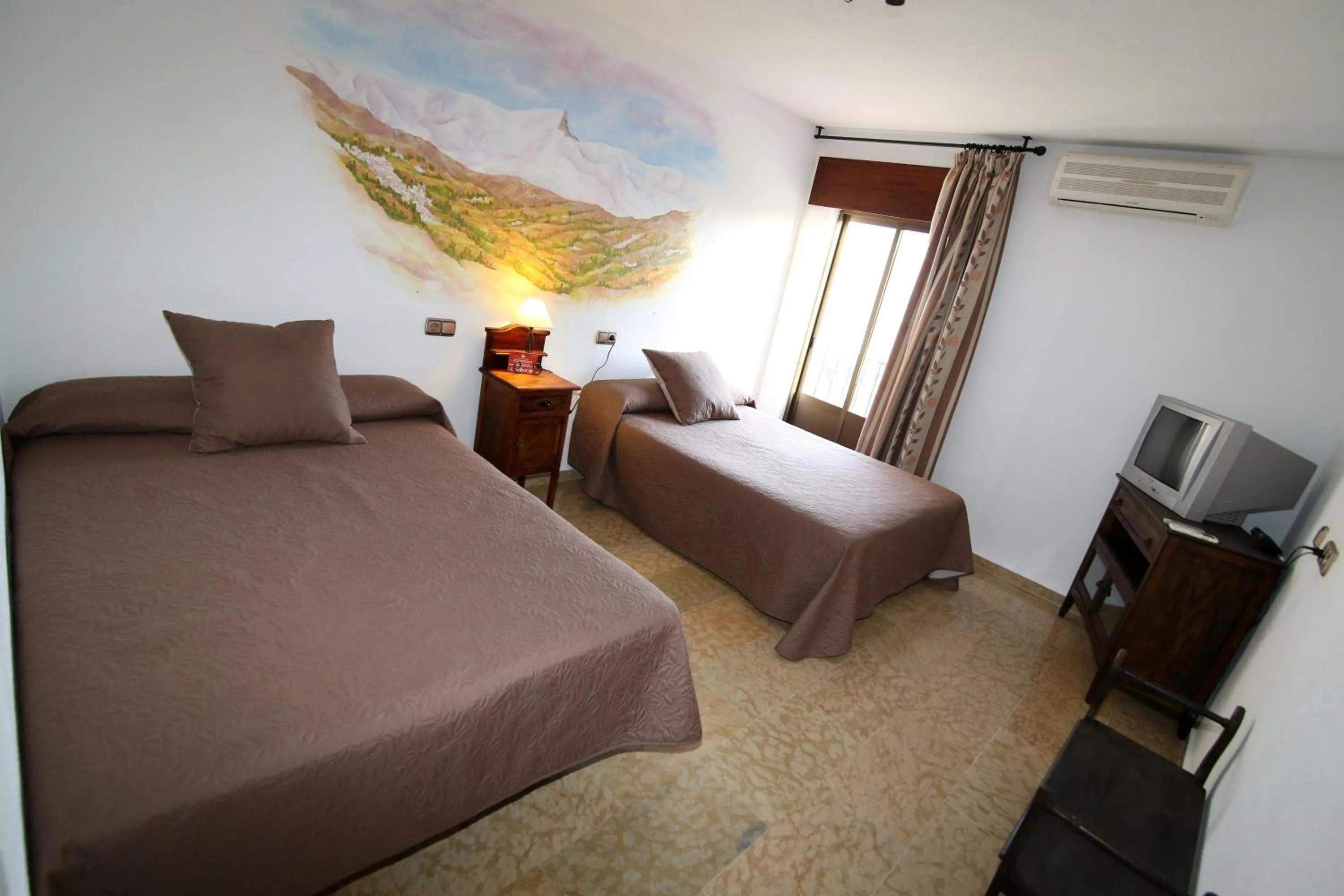 Bedroom, Bed in Hotel Puerta Nazarí