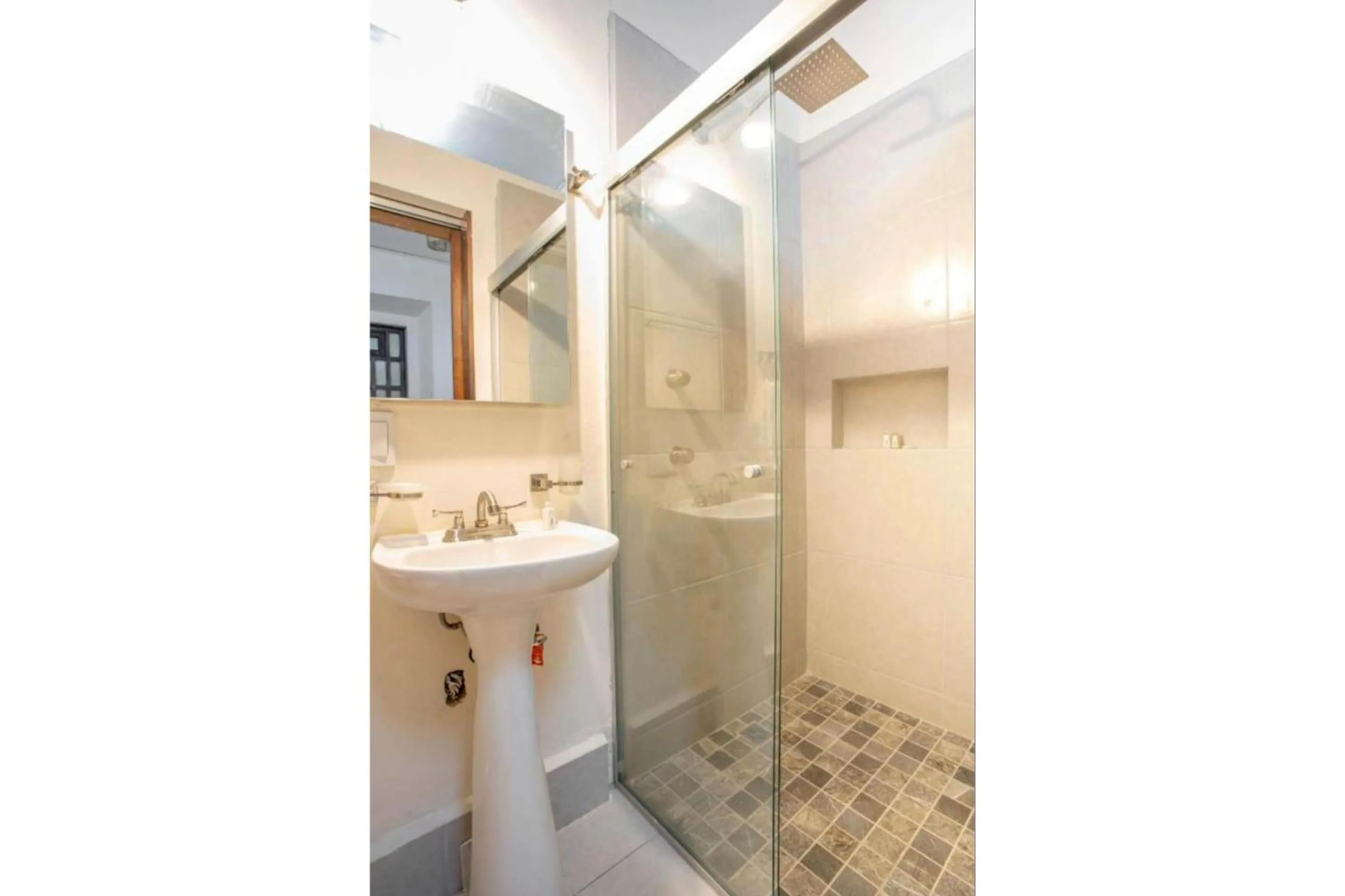 Bathroom in Capital O Mansión Del Tequila