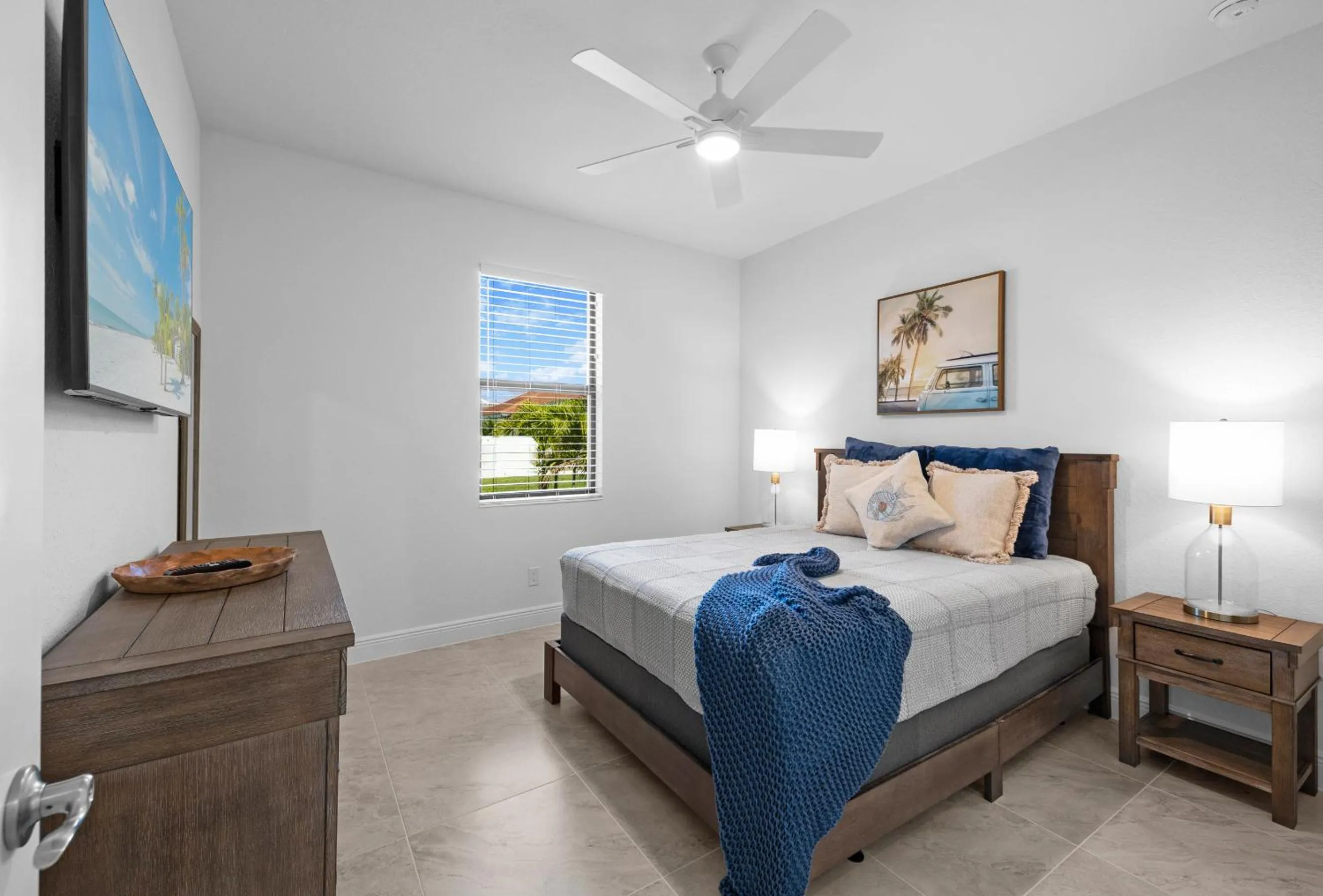 Bedroom, Bed in Absolutely stunning home that truly embodies Florida living, Villa Blue Starfish