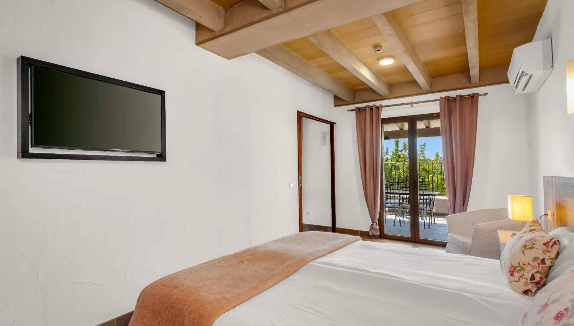 Bed in Finca Binibona Parc Natural