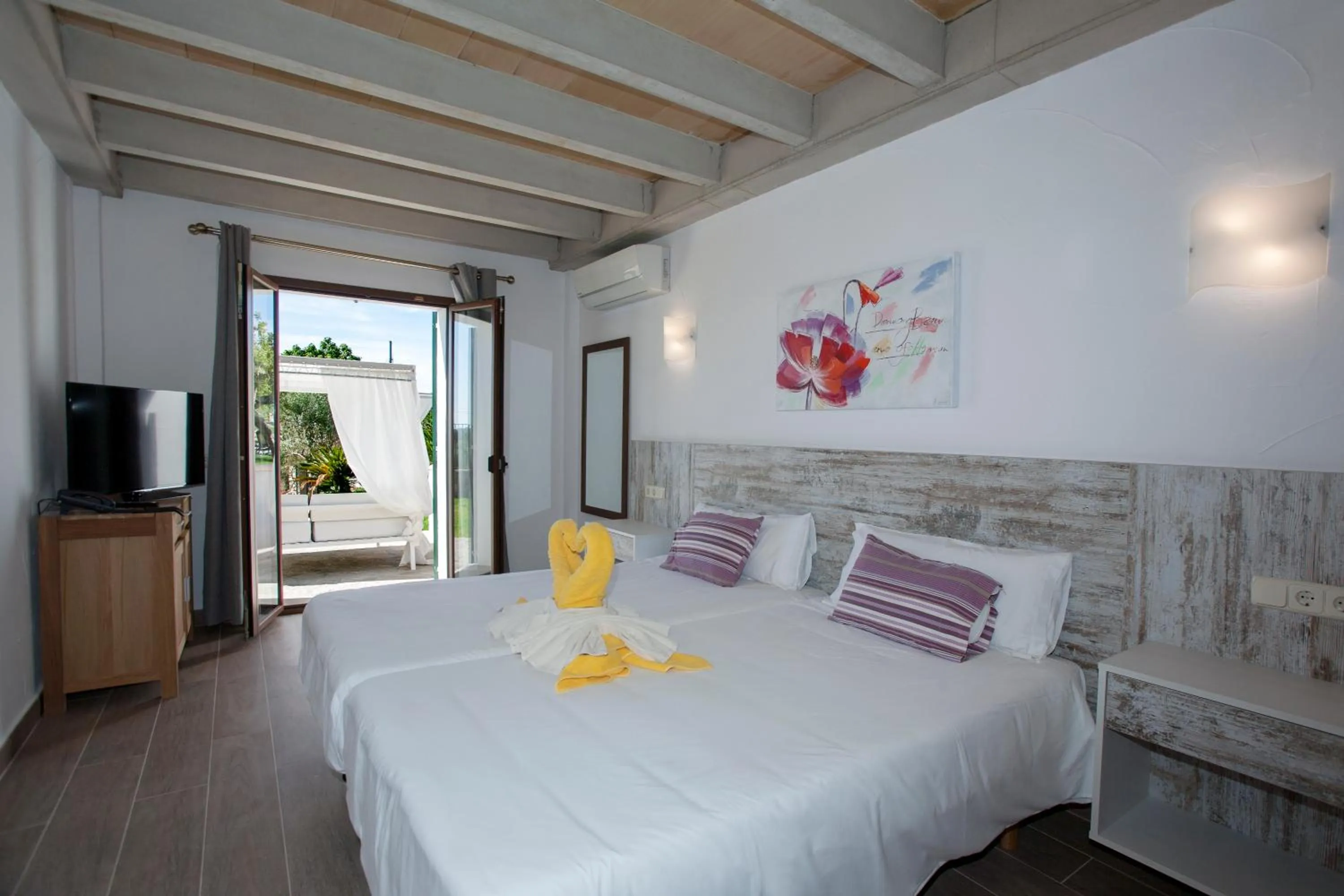 Day, Bed in Finca Binibona Parc Natural