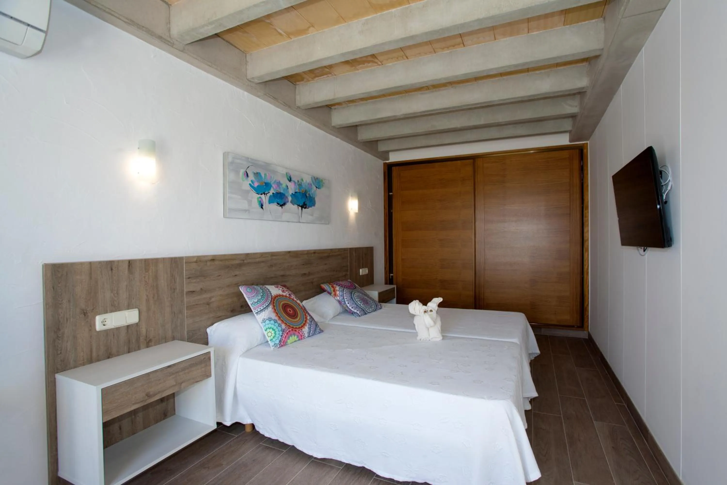 Photo of the whole room, Bed in Finca Binibona Parc Natural