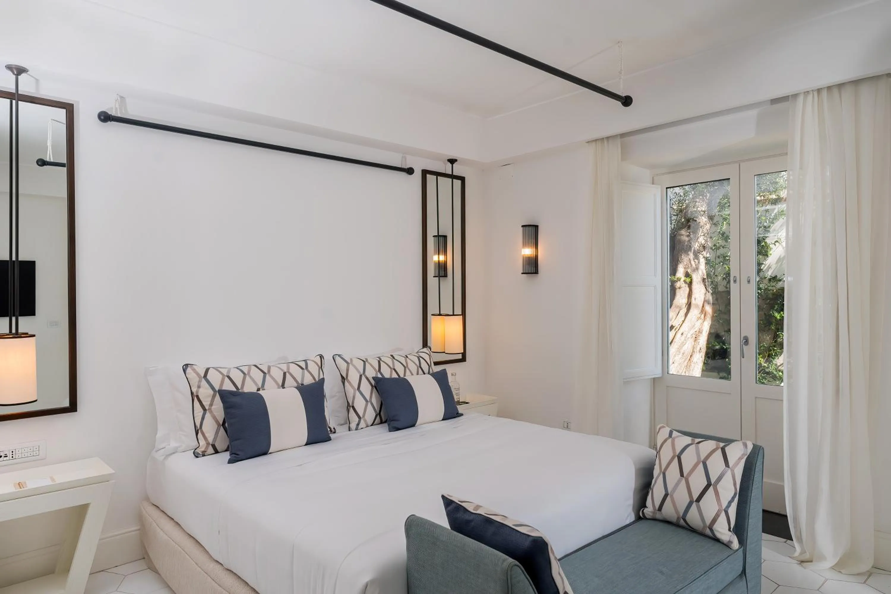 Bedroom, Bed in Furore Grand Hotel