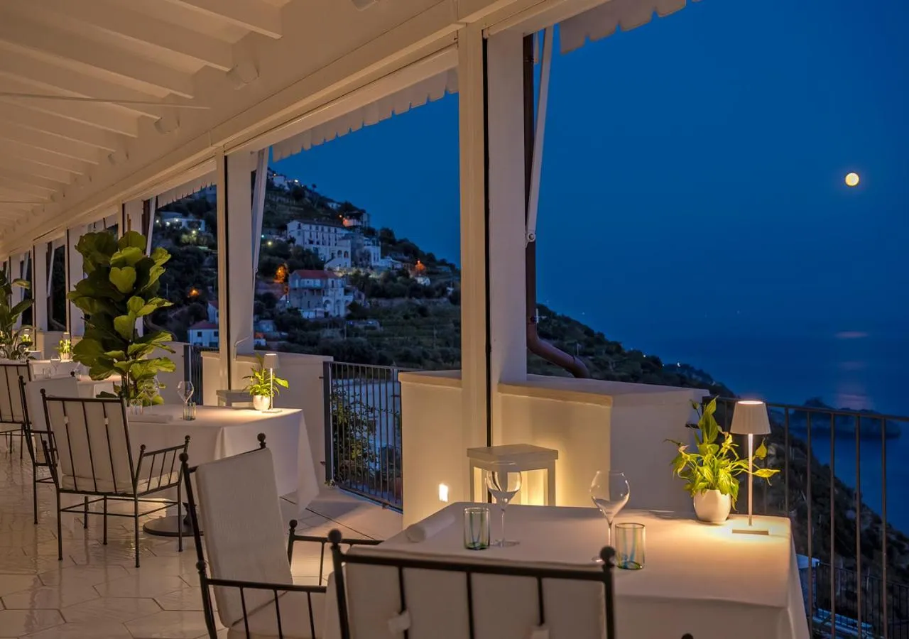 Restaurant/places to eat in Furore Grand Hotel