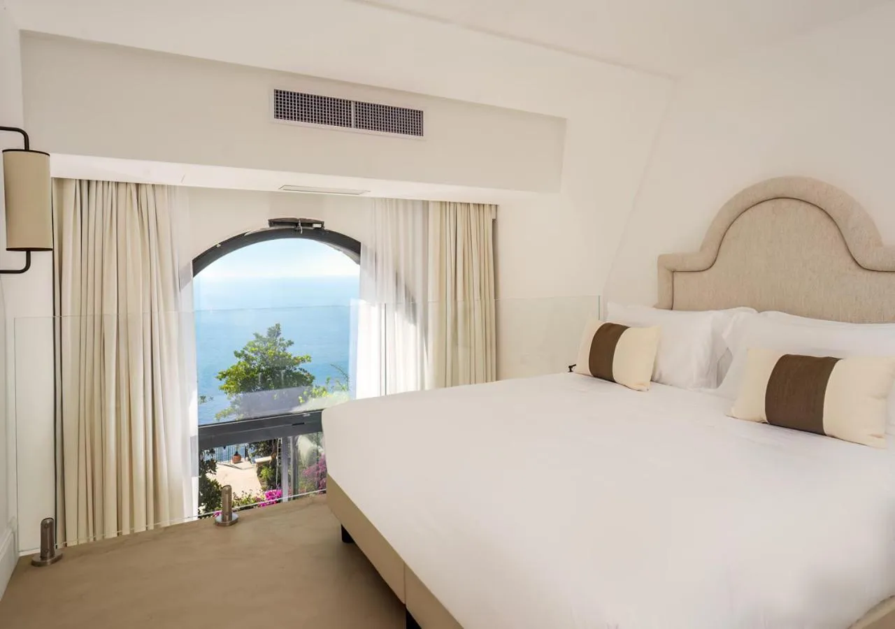 Bedroom, Bed in Furore Grand Hotel