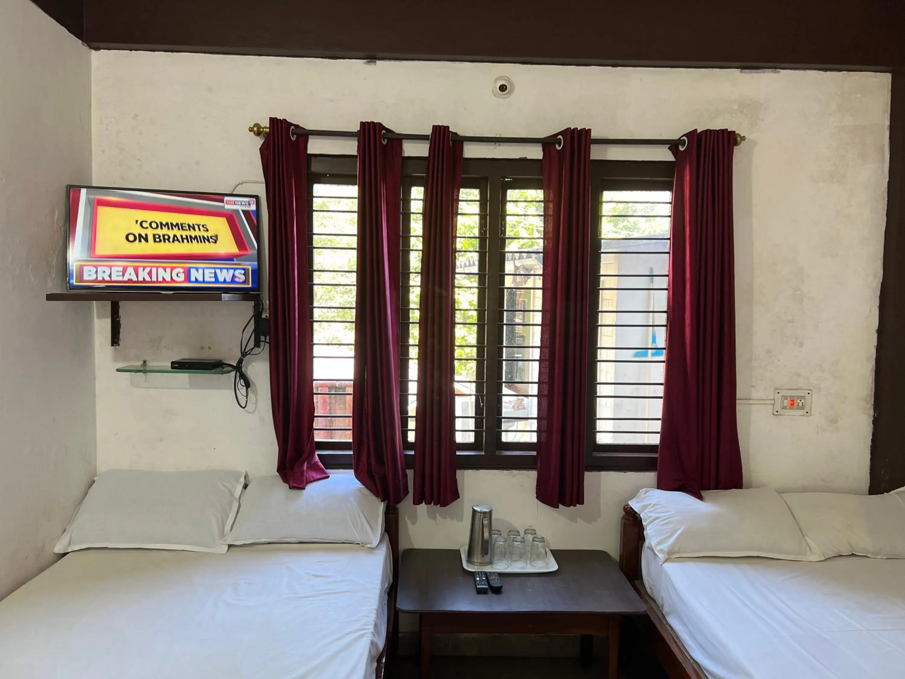 Bed in Hotel Caveri Inn