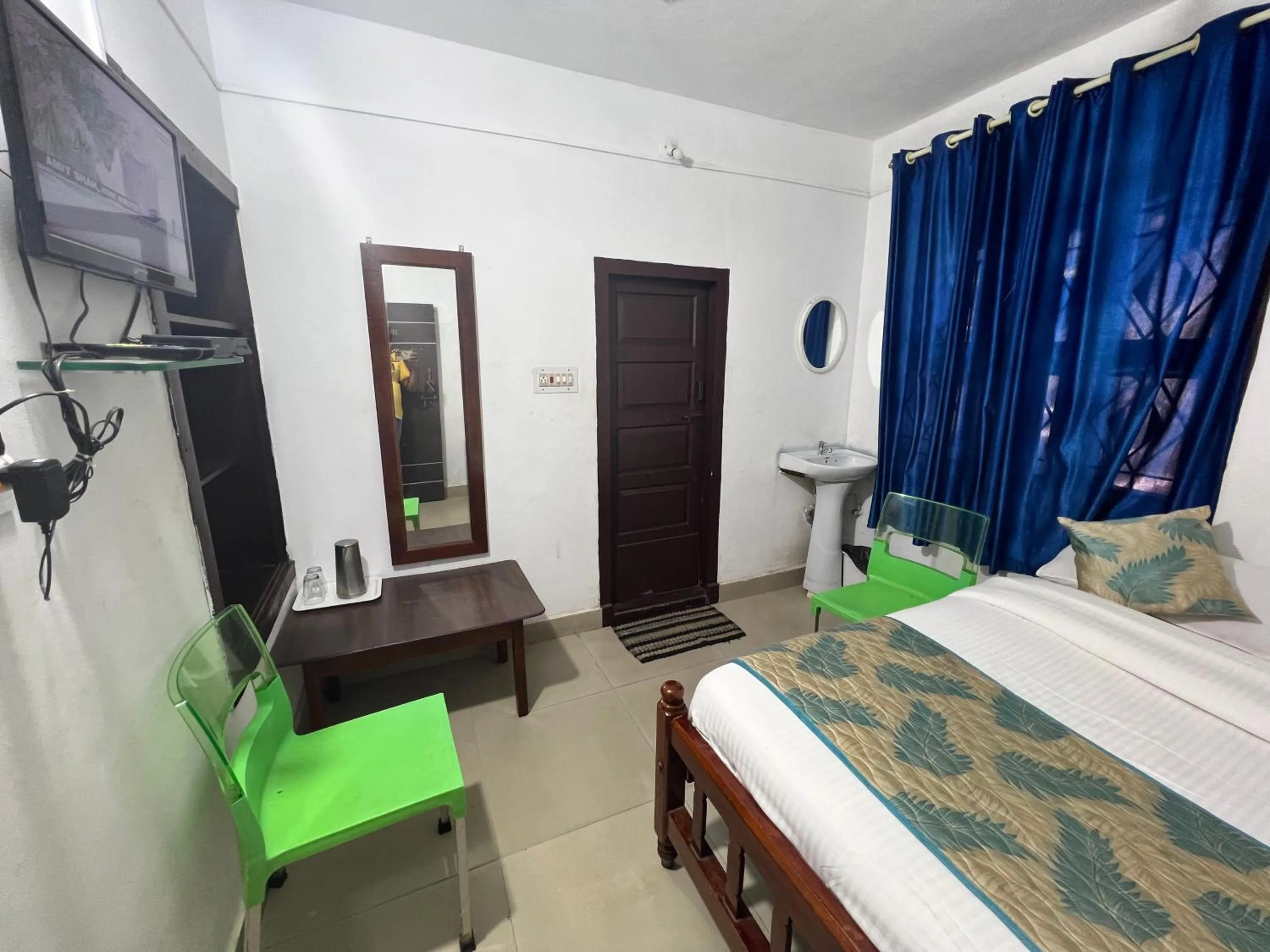 Bed in Hotel Caveri Inn