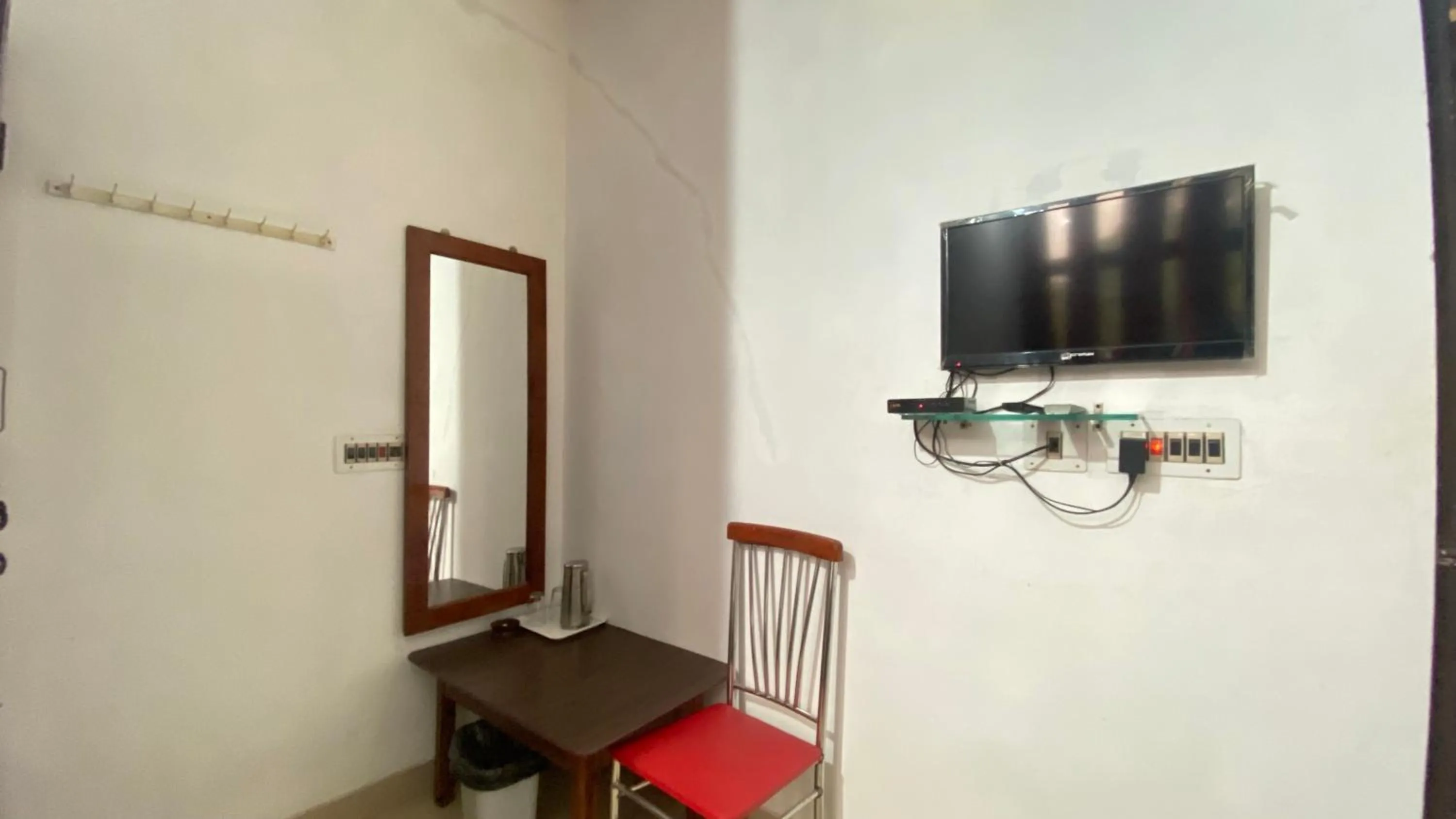 Hotel Caveri Inn