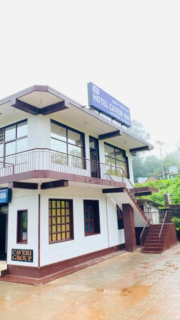 Hotel Caveri Inn
