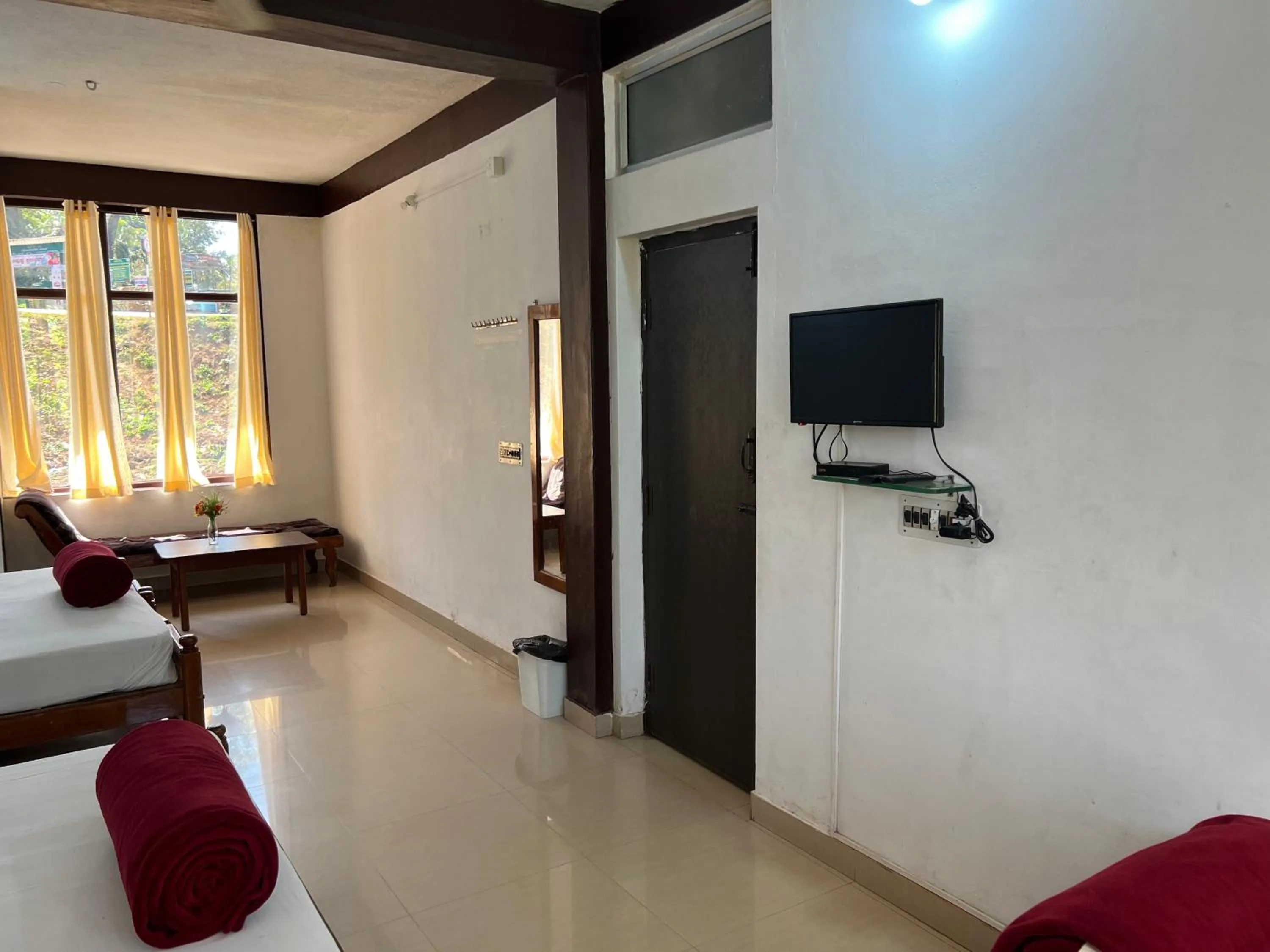 Hotel Caveri Inn