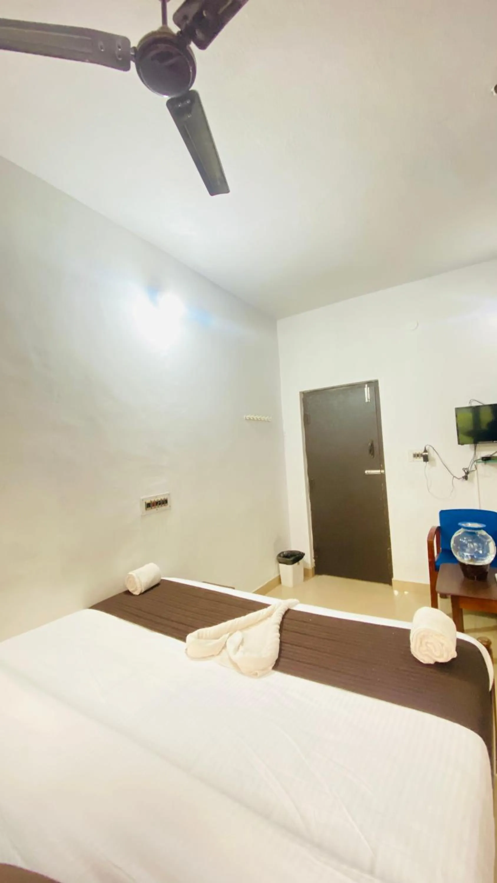 Bed in Hotel Caveri Inn