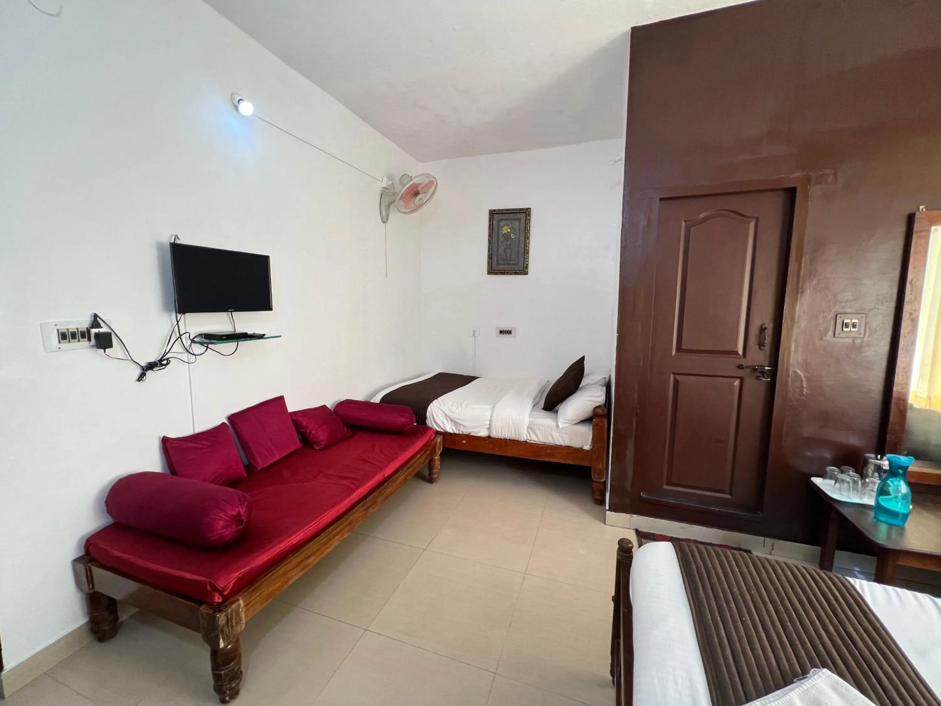 Bed in Hotel Caveri Inn