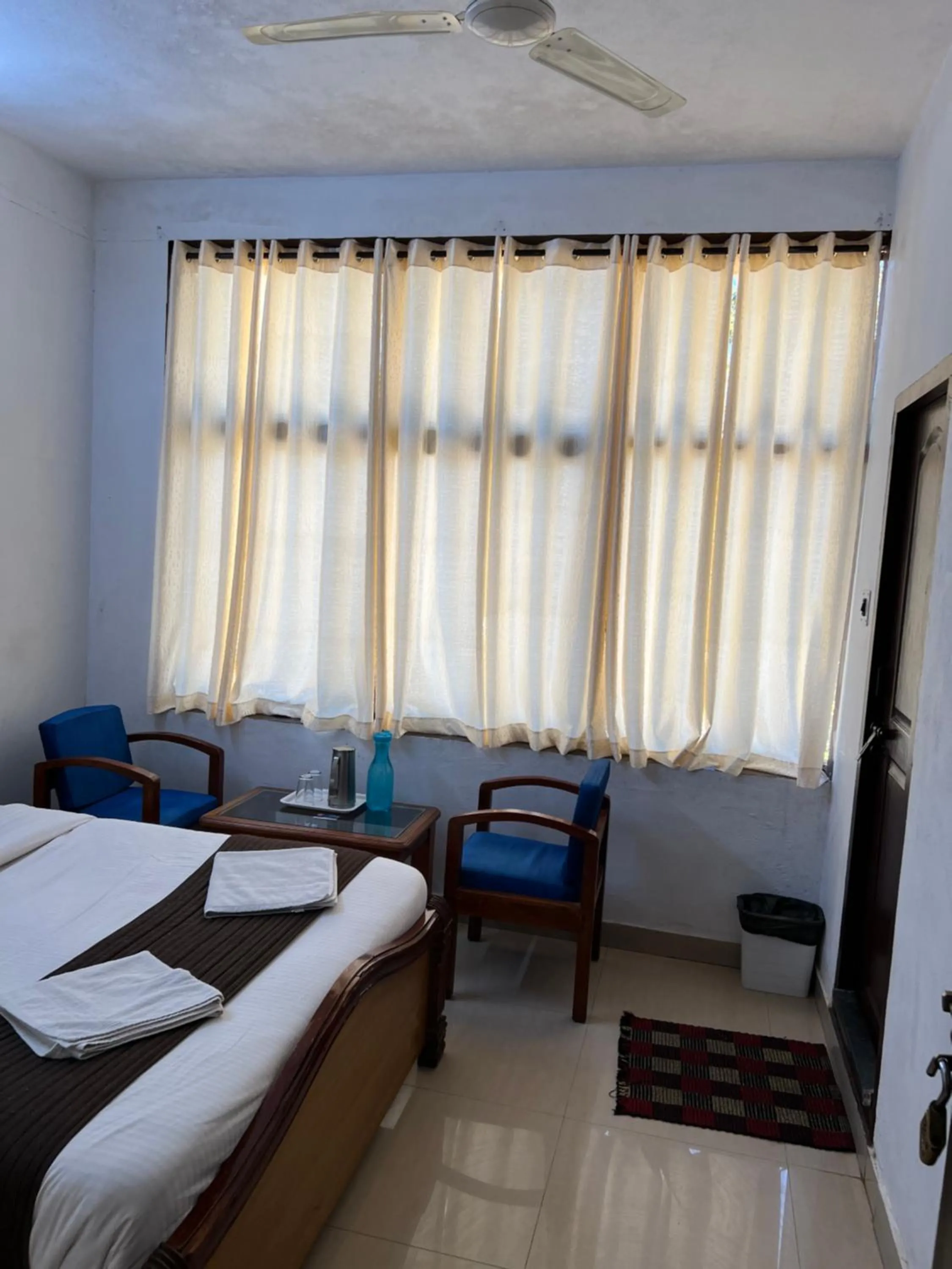 Bed in Hotel Caveri Inn