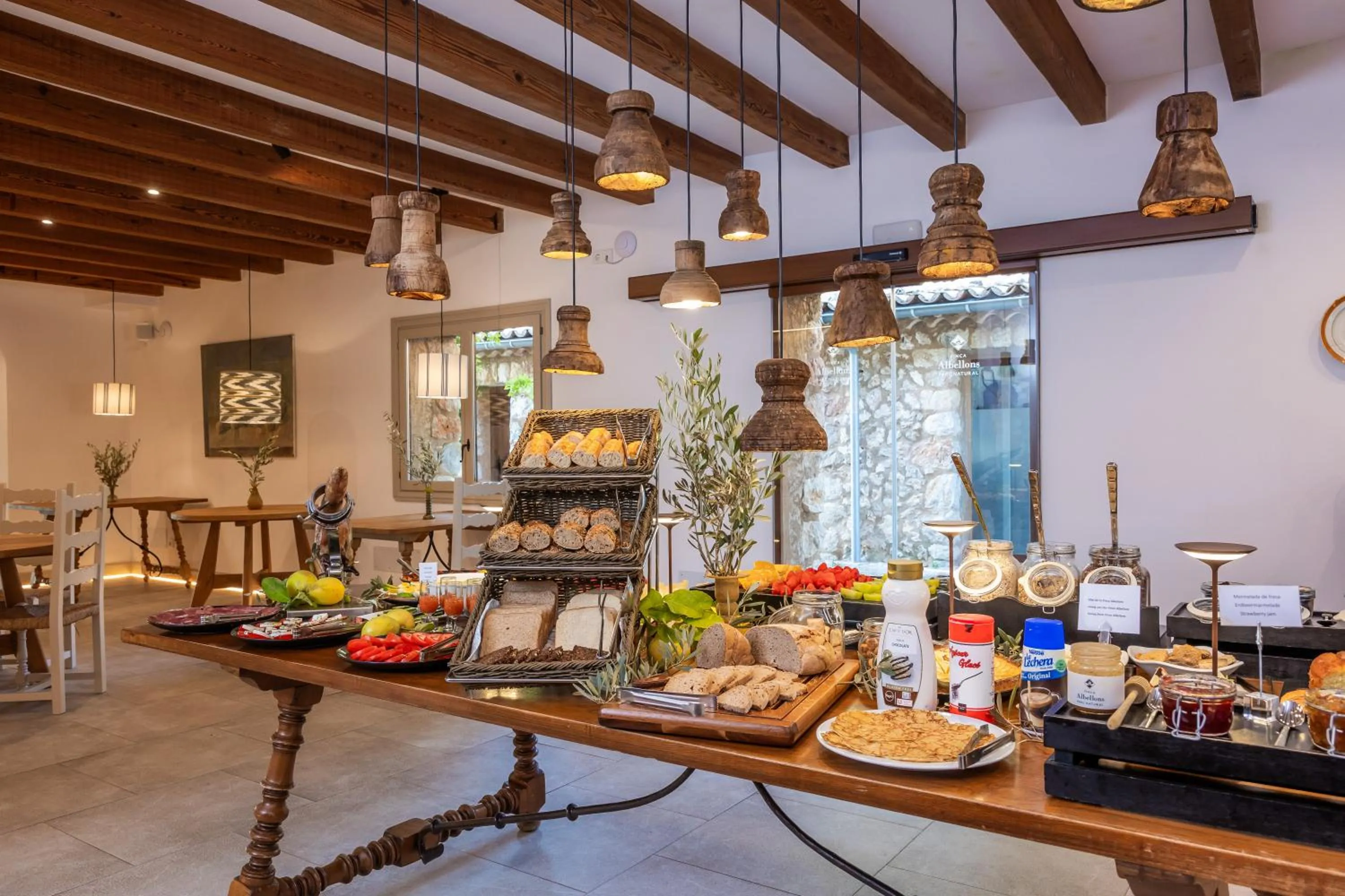 Food and drinks in Finca Albellons