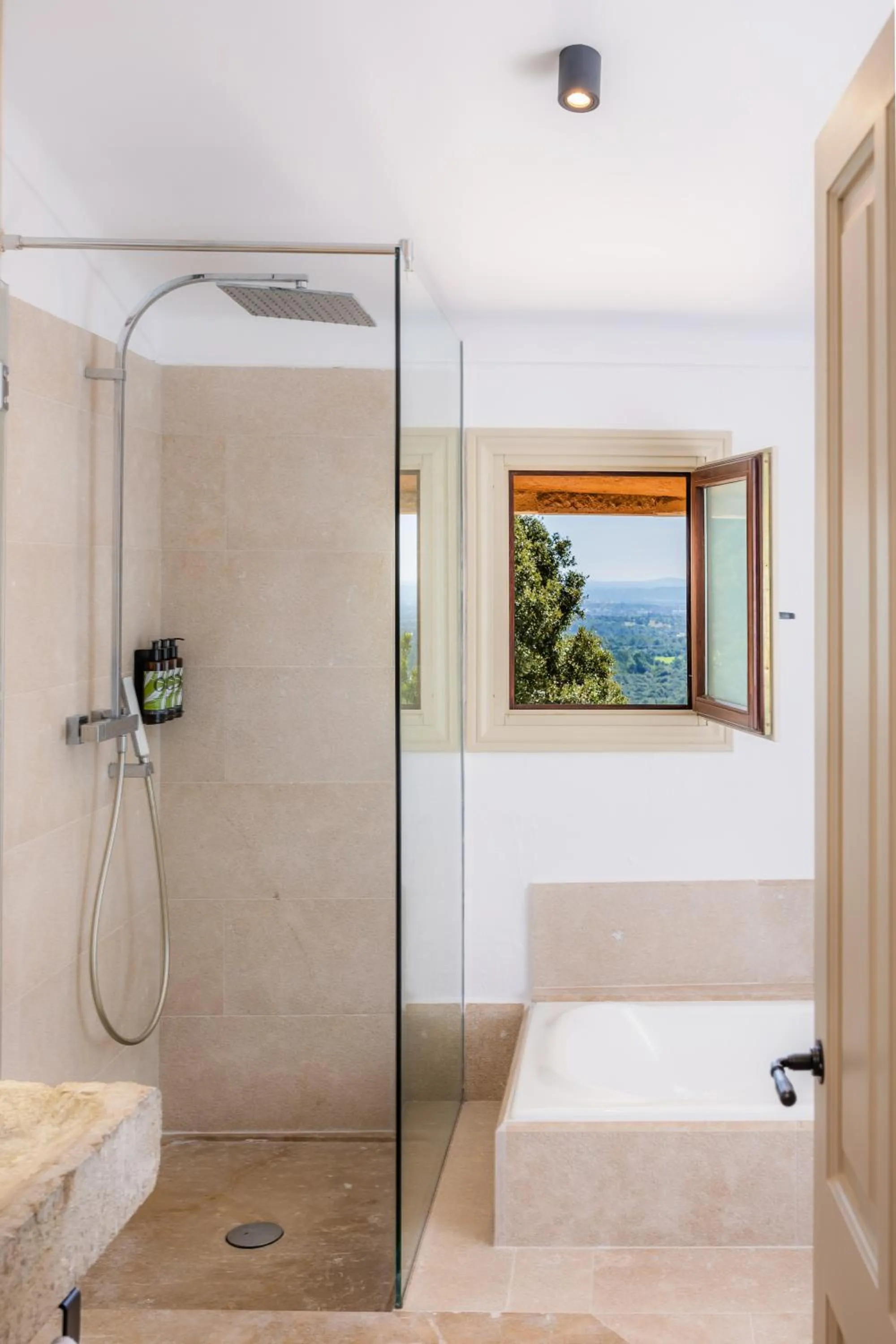 Bathroom in Finca Albellons