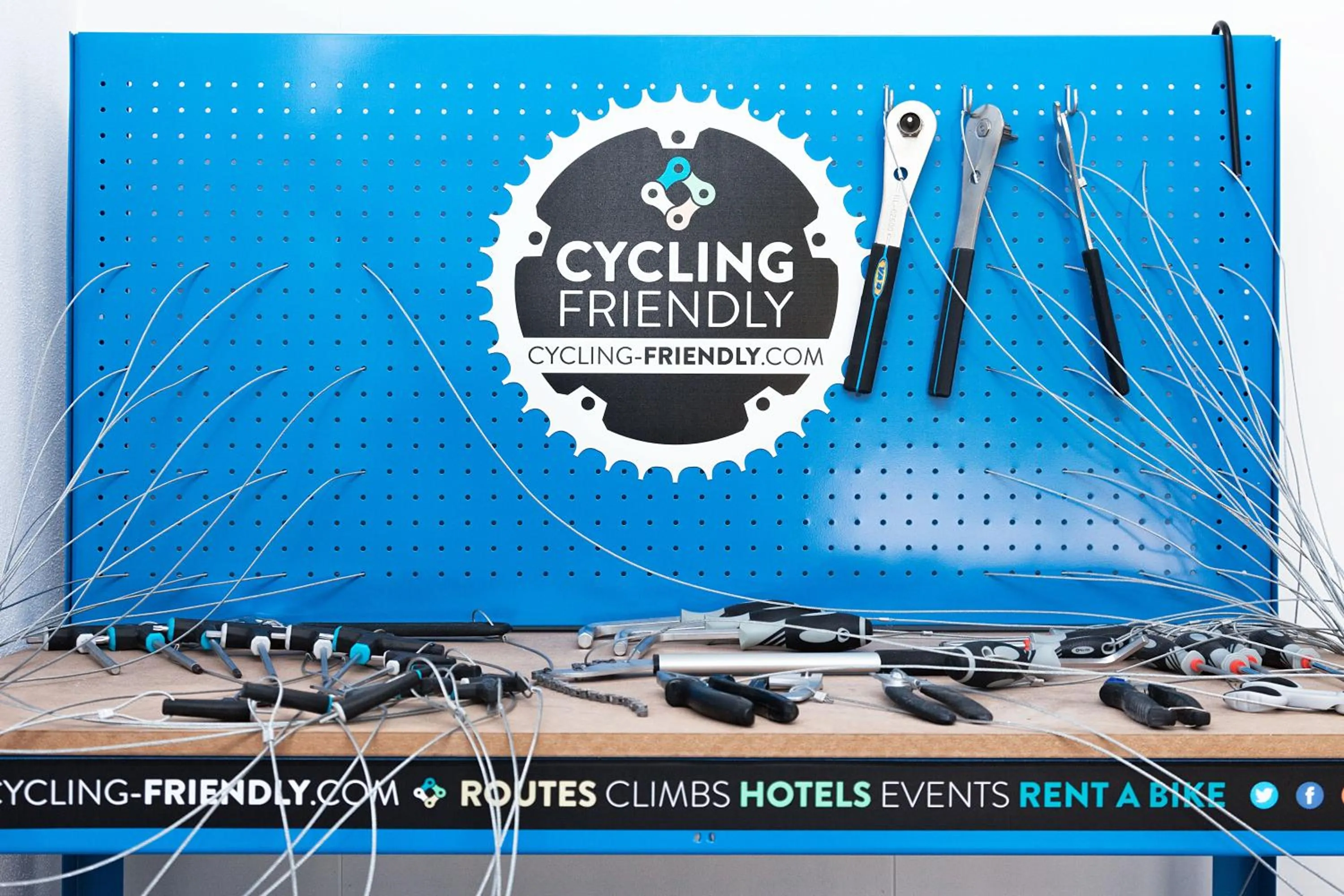 Logo/Certificate/Sign in Finca Albellons