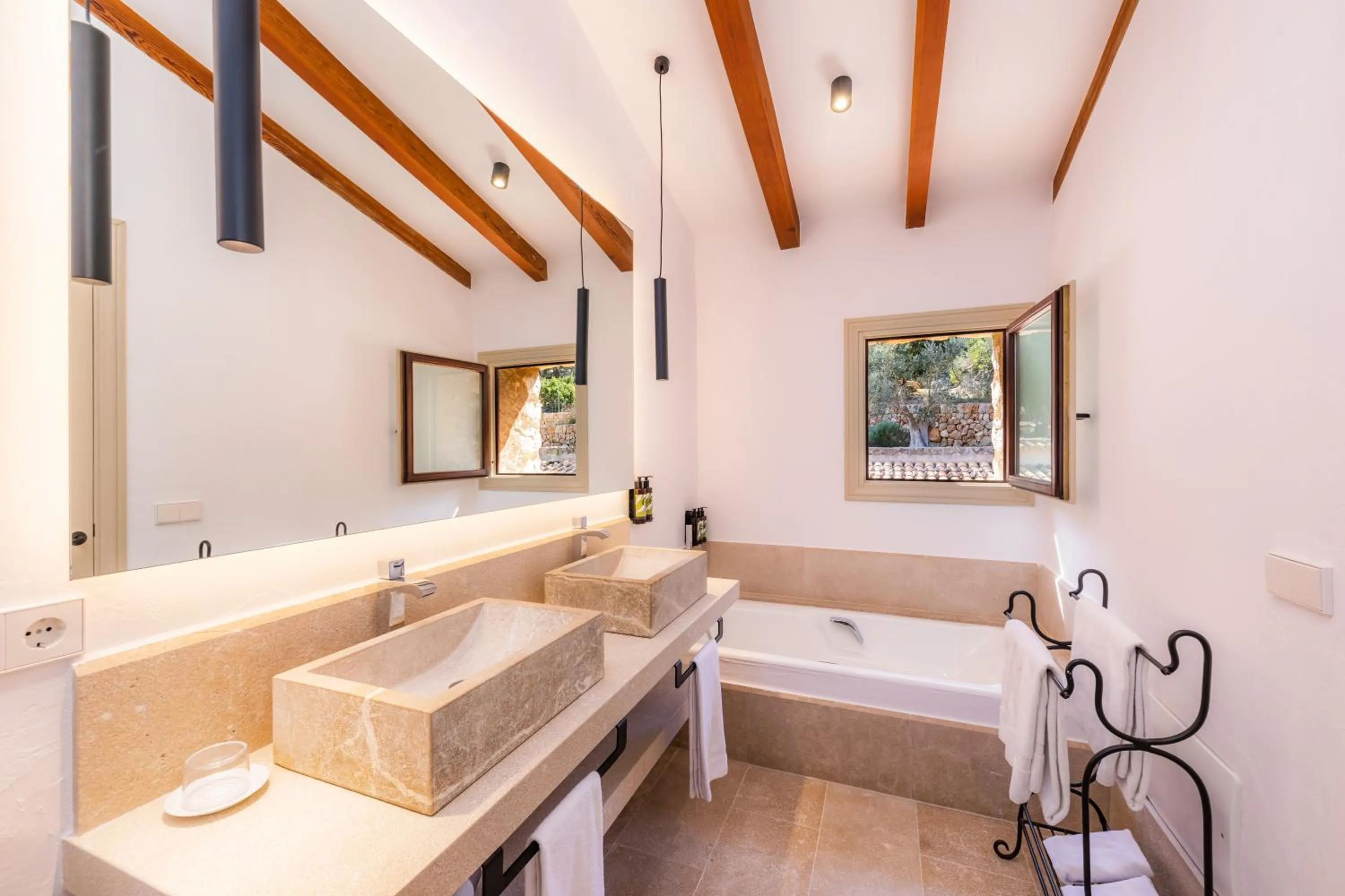 Bathroom in Finca Albellons