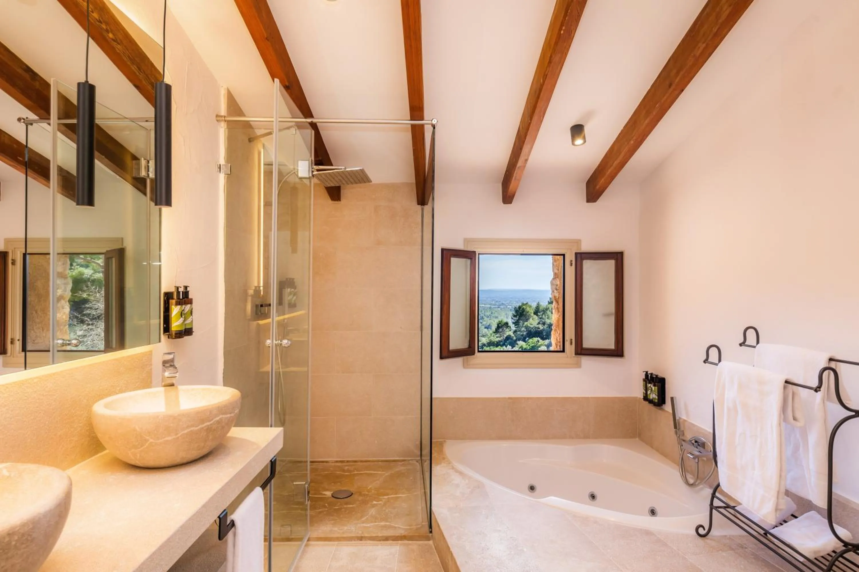 Bathroom in Finca Albellons