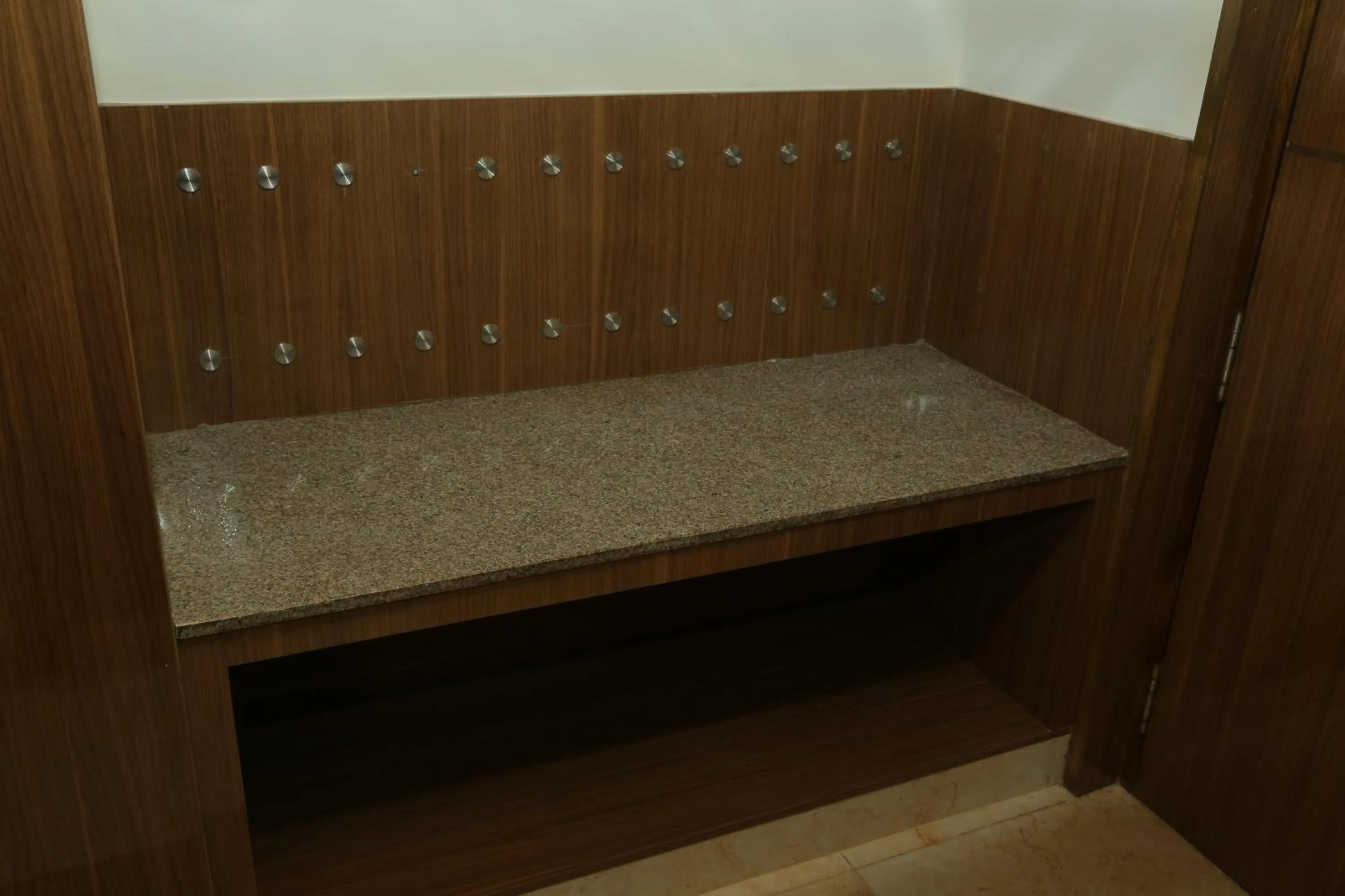 wardrobe in Misty Ocean - A Bergamont Group of Hotel