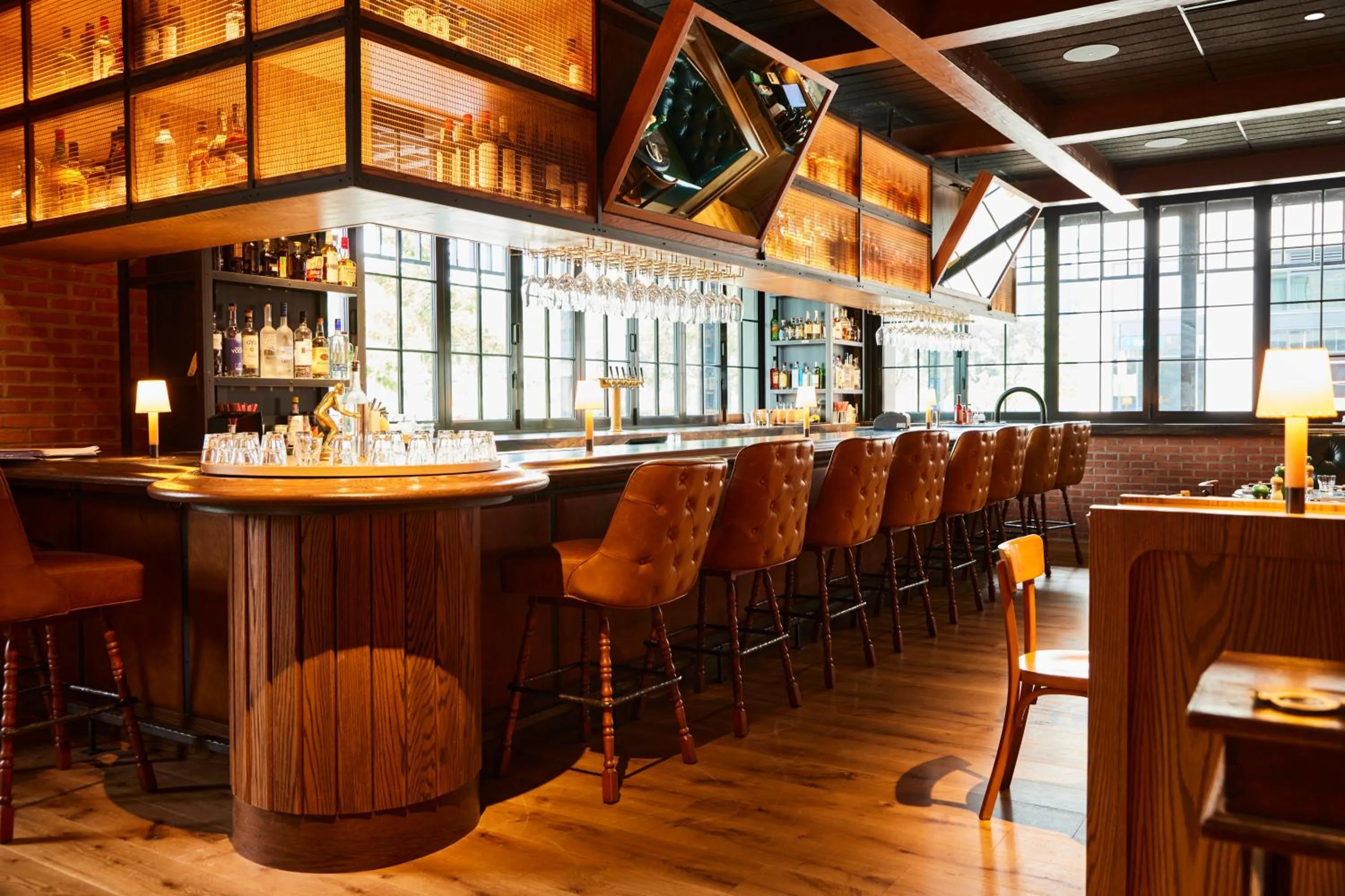 Restaurant/places to eat in The Junto Hotel