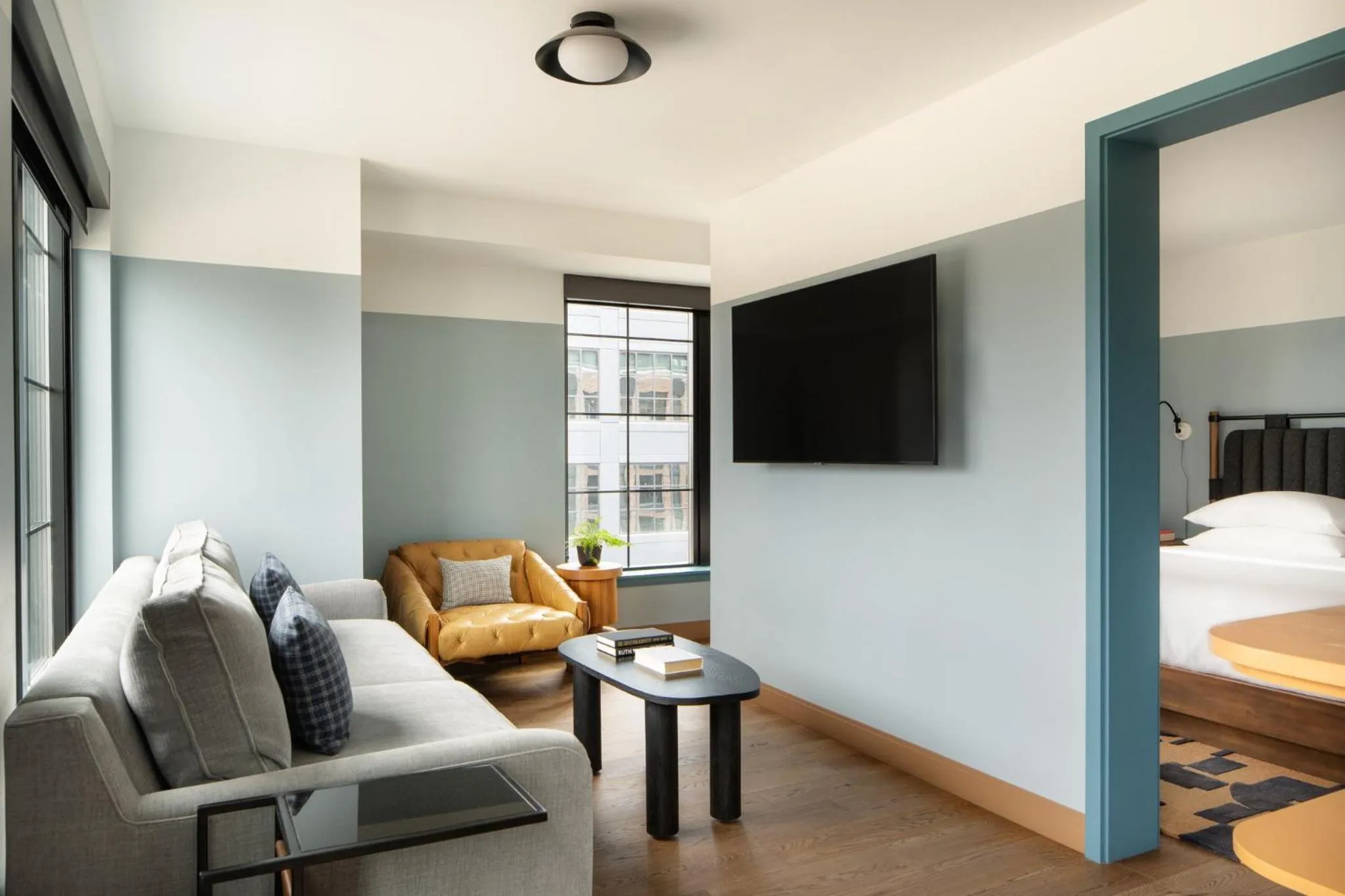 Photo of the whole room in The Junto Hotel