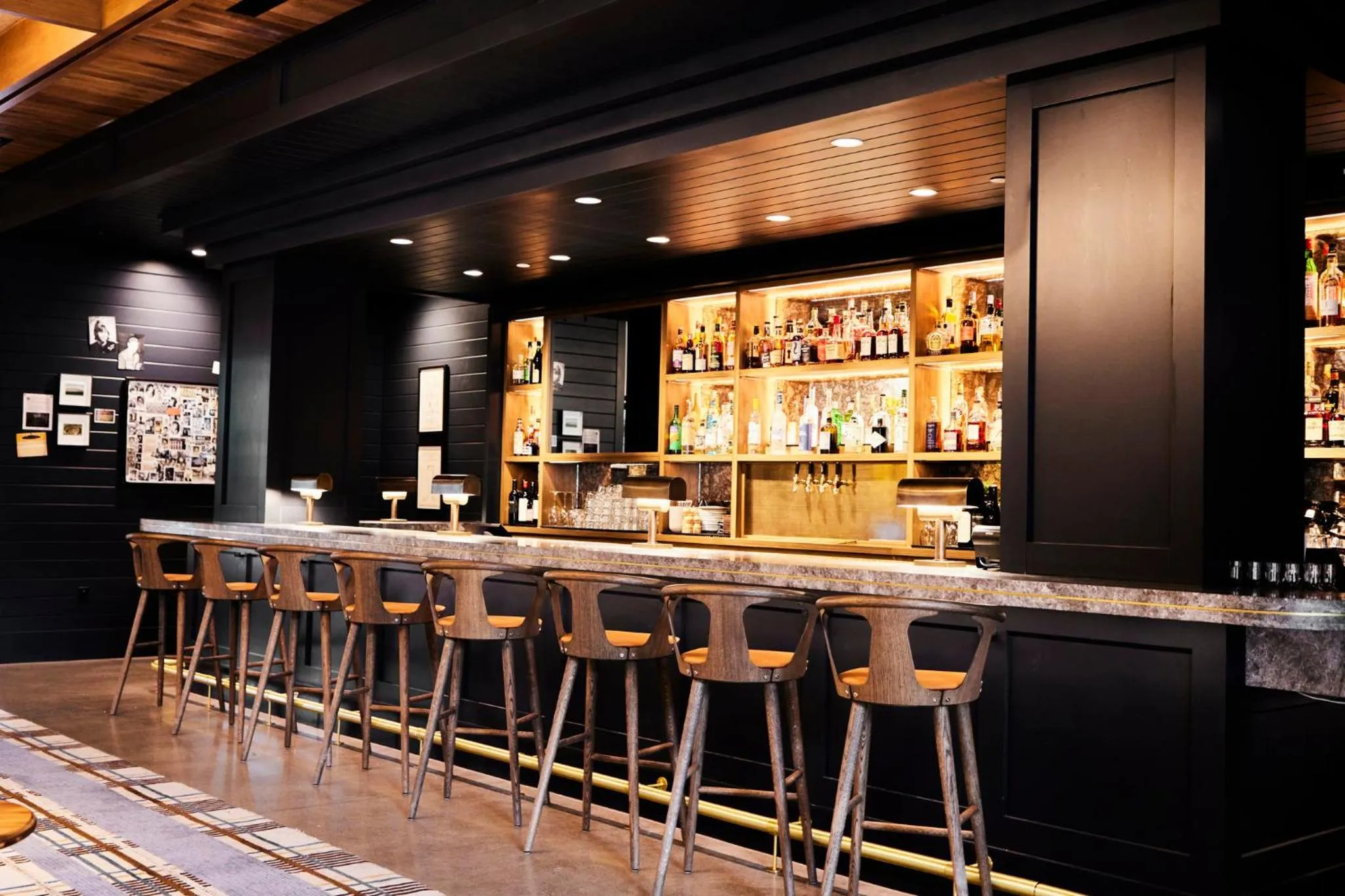 Restaurant/places to eat in The Junto Hotel