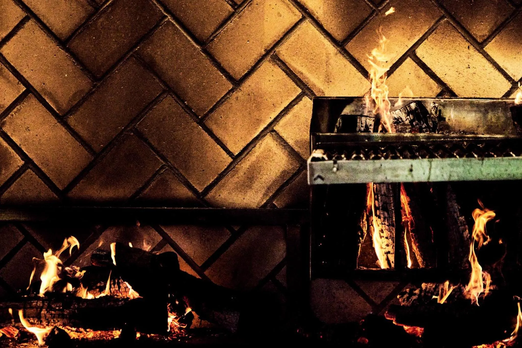 Restaurant/places to eat in The Junto Hotel