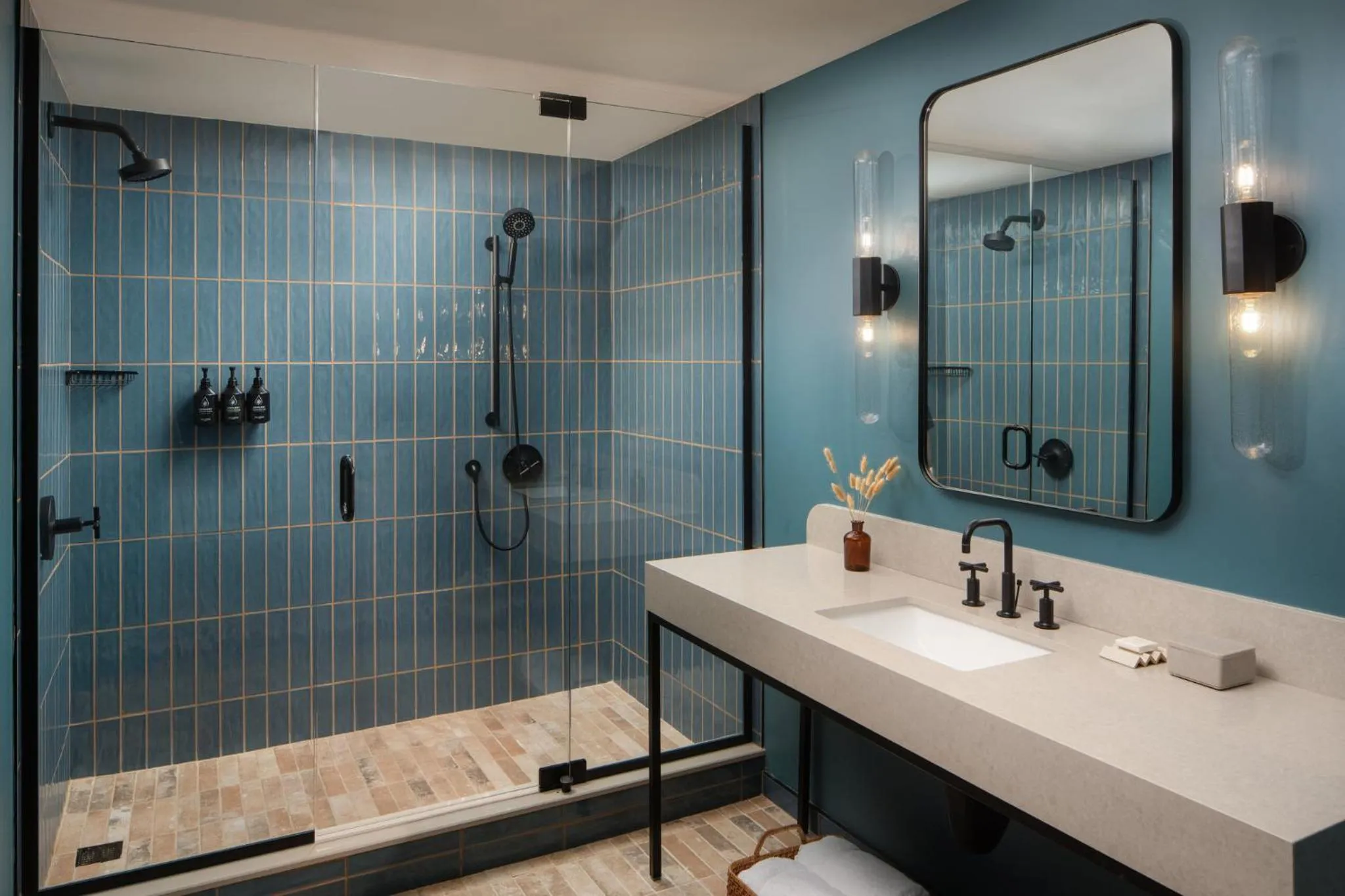 Photo of the whole room in The Junto Hotel