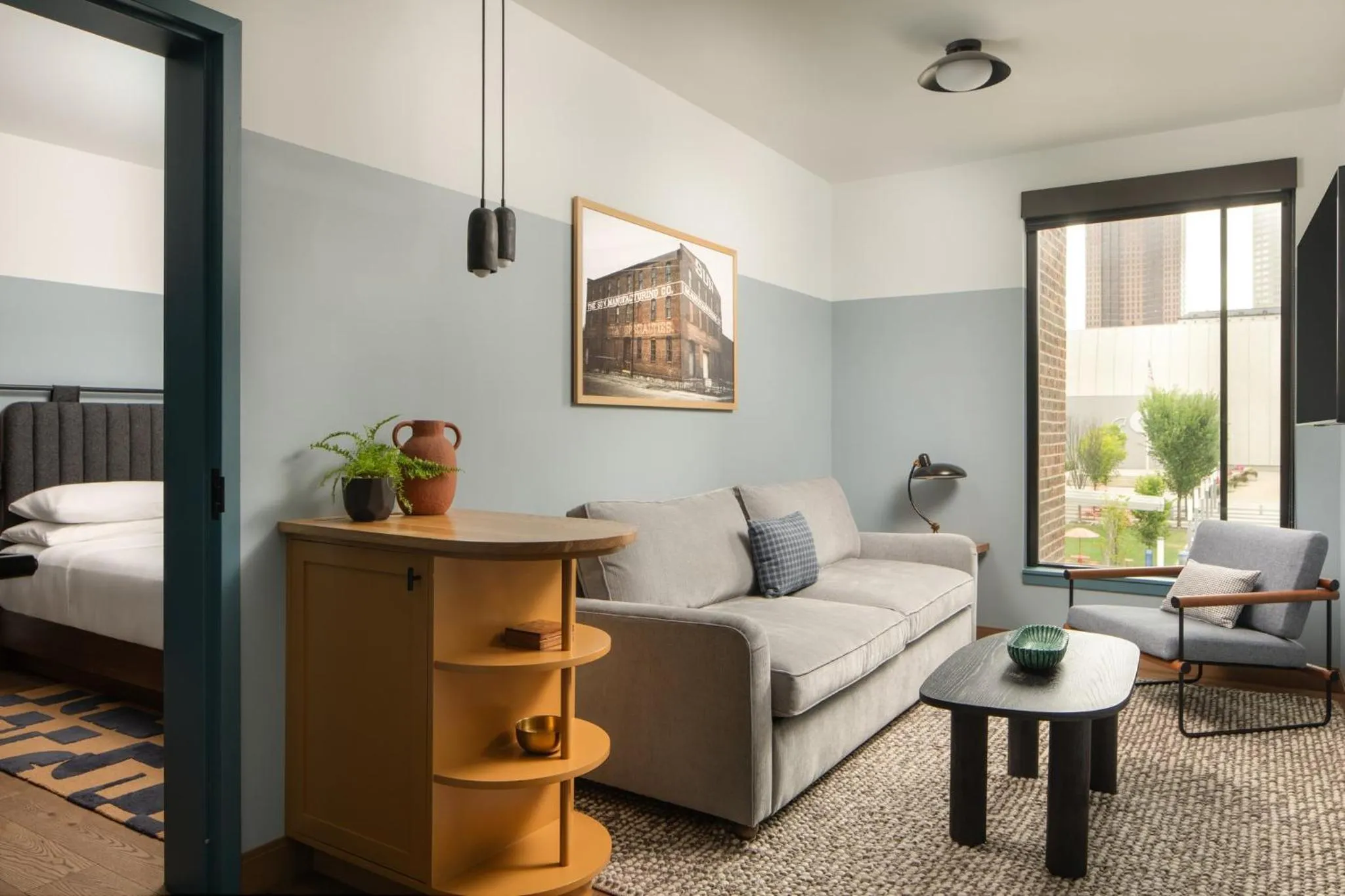 Photo of the whole room in The Junto Hotel