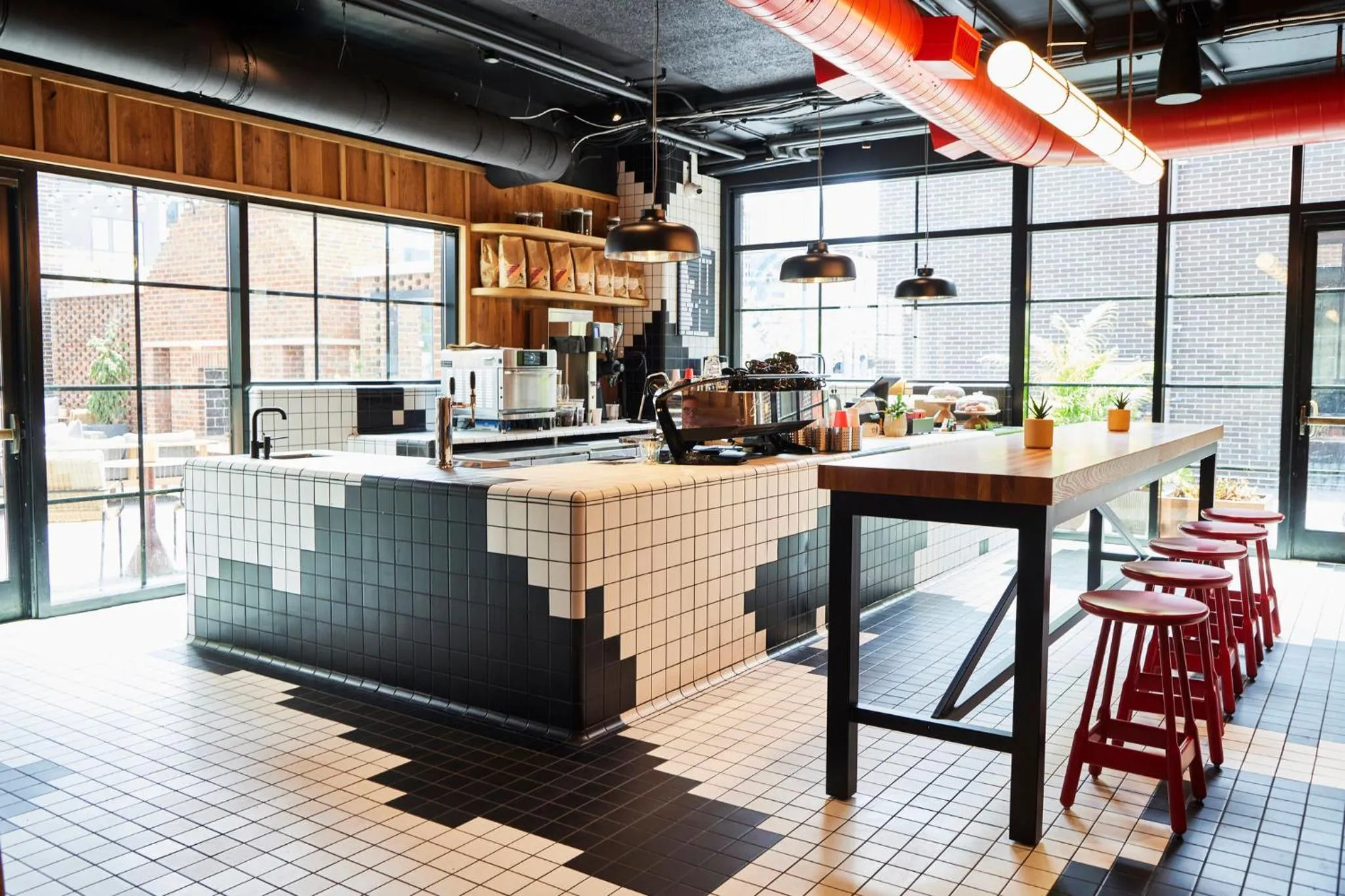 Restaurant/places to eat in The Junto Hotel