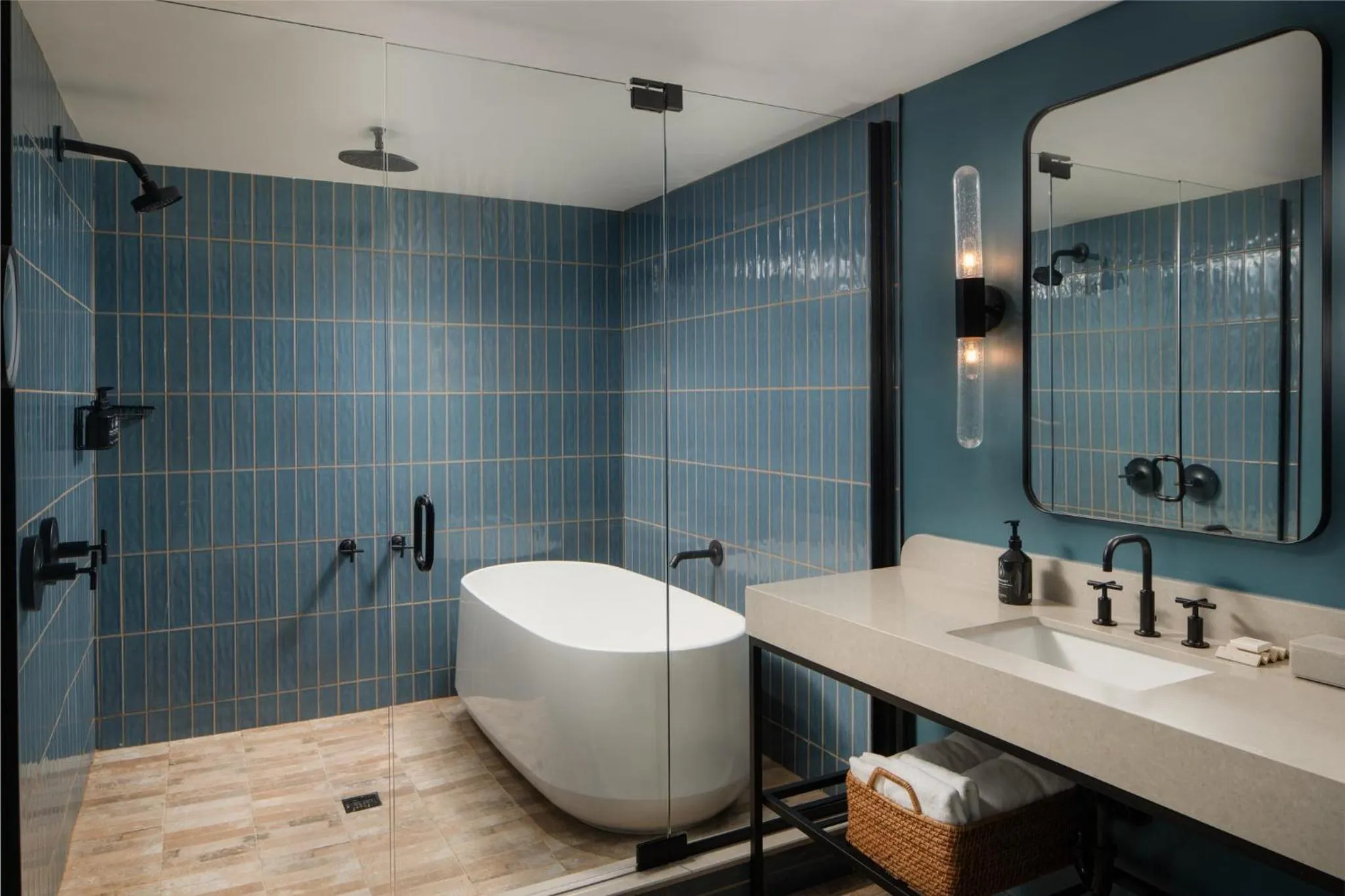 Photo of the whole room in The Junto Hotel