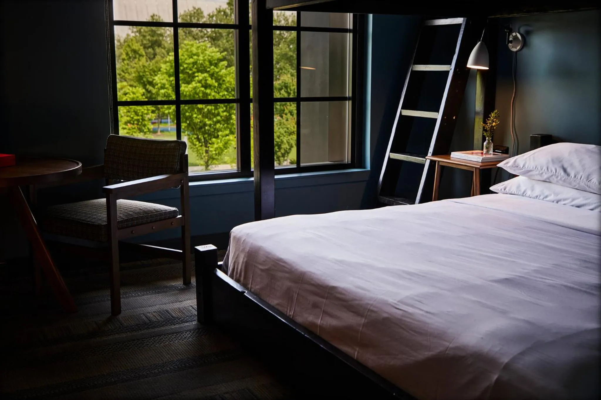 Photo of the whole room in The Junto Hotel