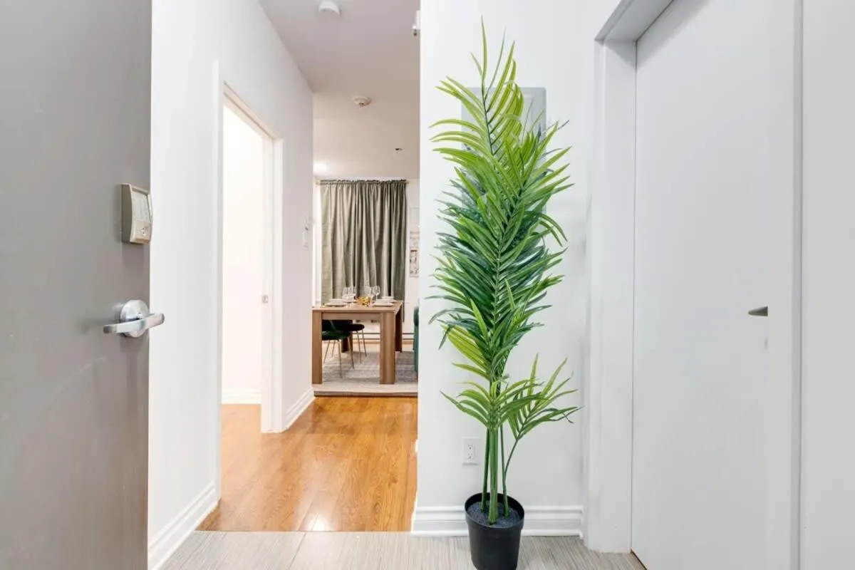 M11 Beautiful Cozy 2BR wAC Perfect Location