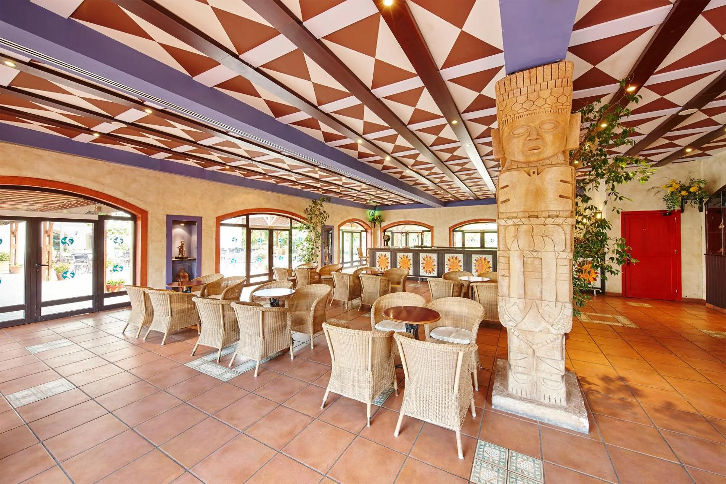 Lounge or bar in PortAventura Hotel El Paso - Includes unlimited access to PortAventura Park & 1 access to Ferrari Land