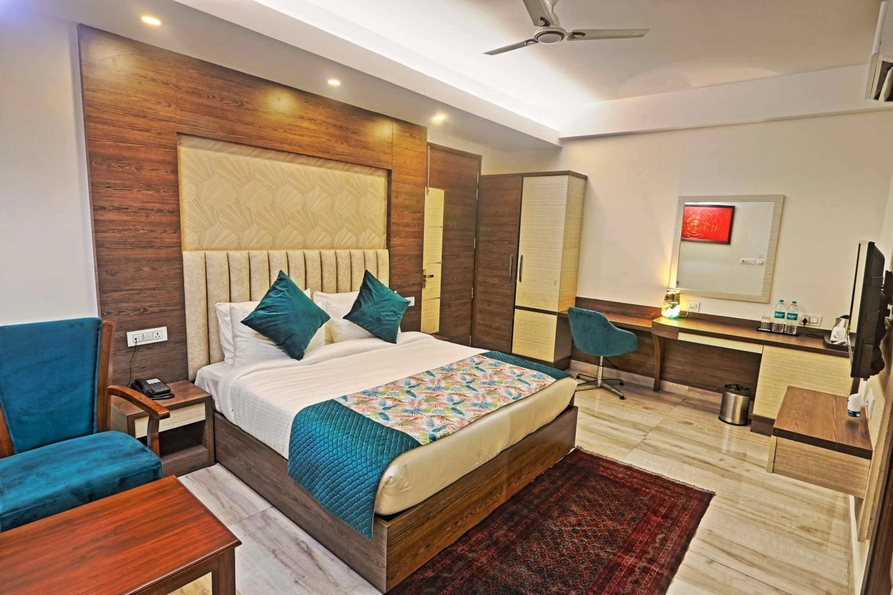 Bed in Hotel Cardinal Oxmo Delhi Airport