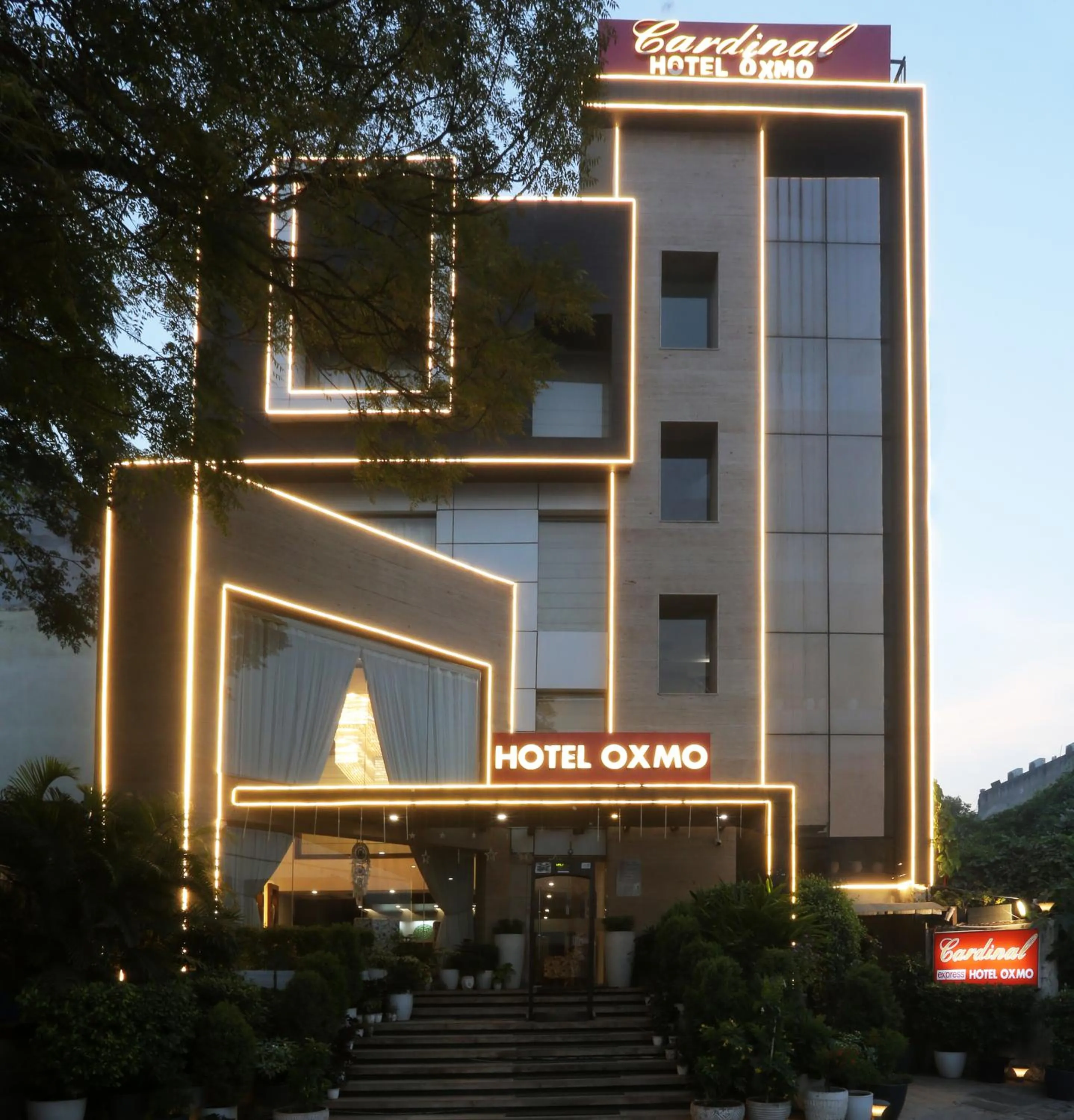 Property building in Hotel Cardinal Oxmo Delhi Airport