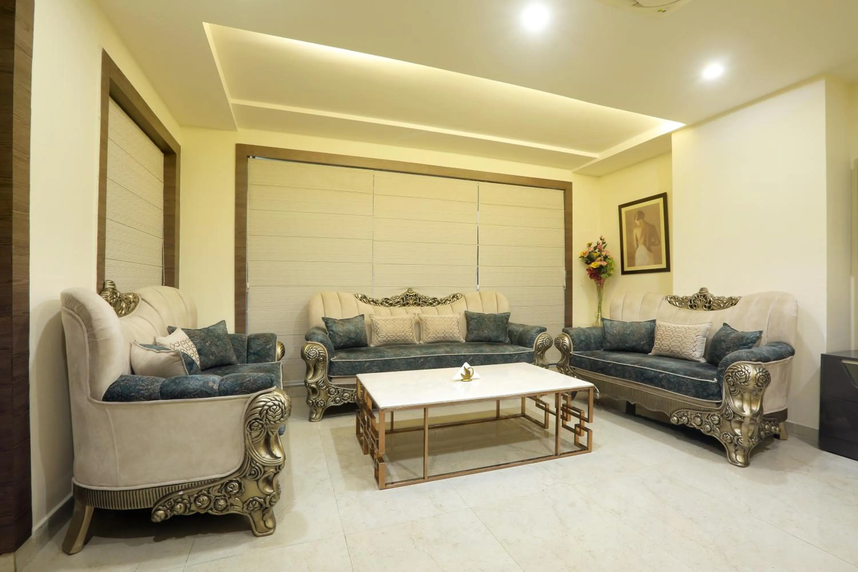 Seating area in Hotel Cardinal Oxmo Delhi Airport