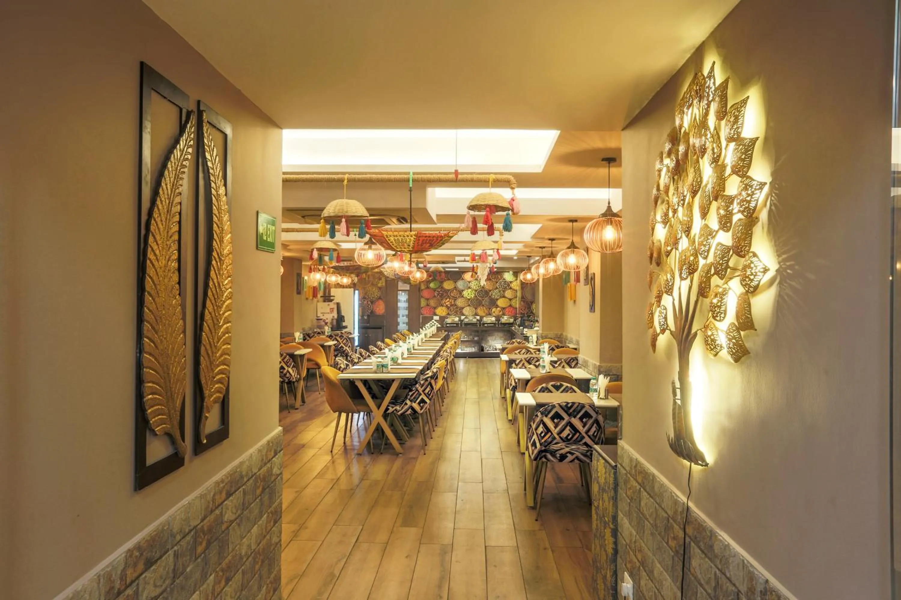 Restaurant/places to eat in Hotel Cardinal Oxmo Delhi Airport