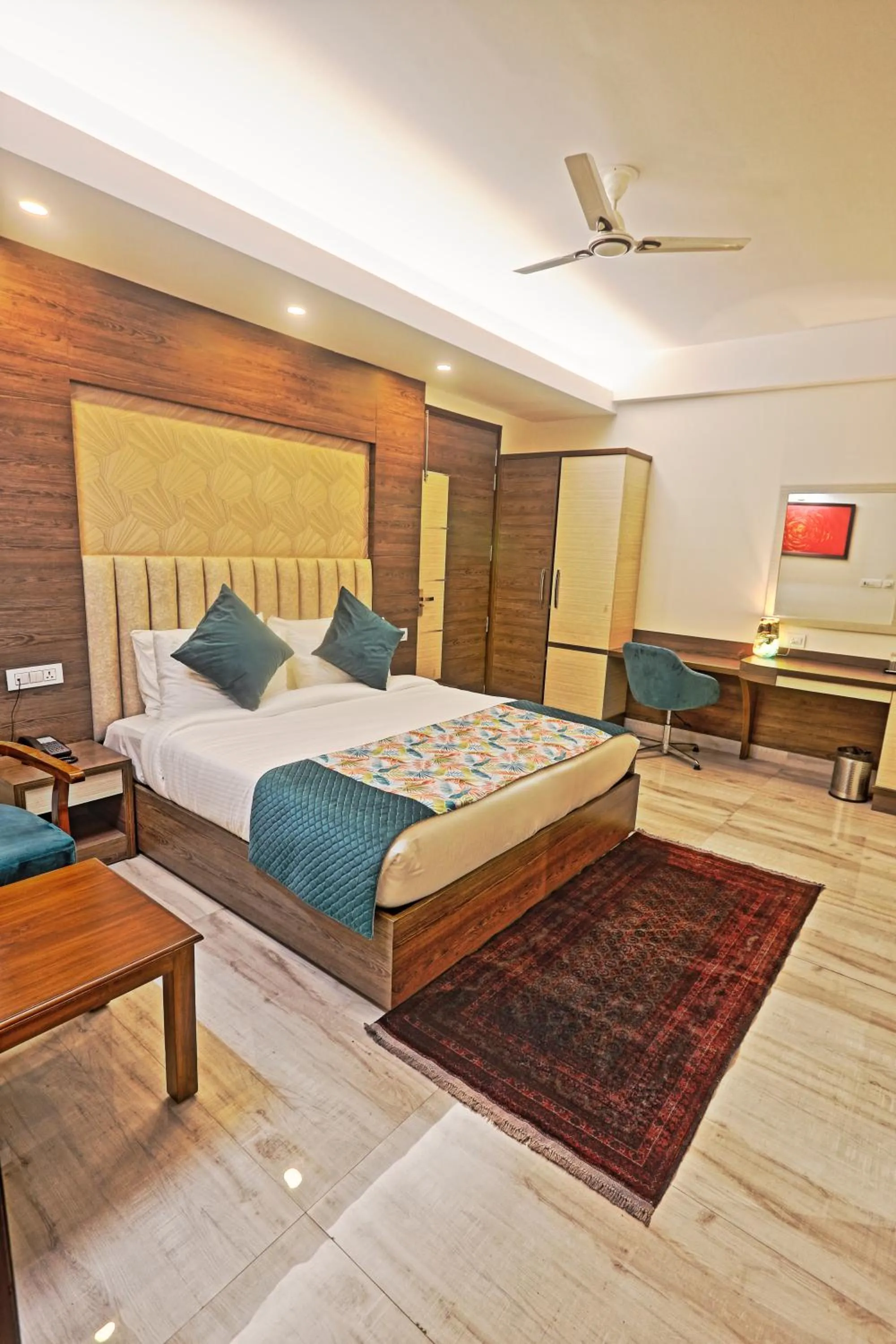 Photo of the whole room in Hotel Cardinal Oxmo Delhi Airport