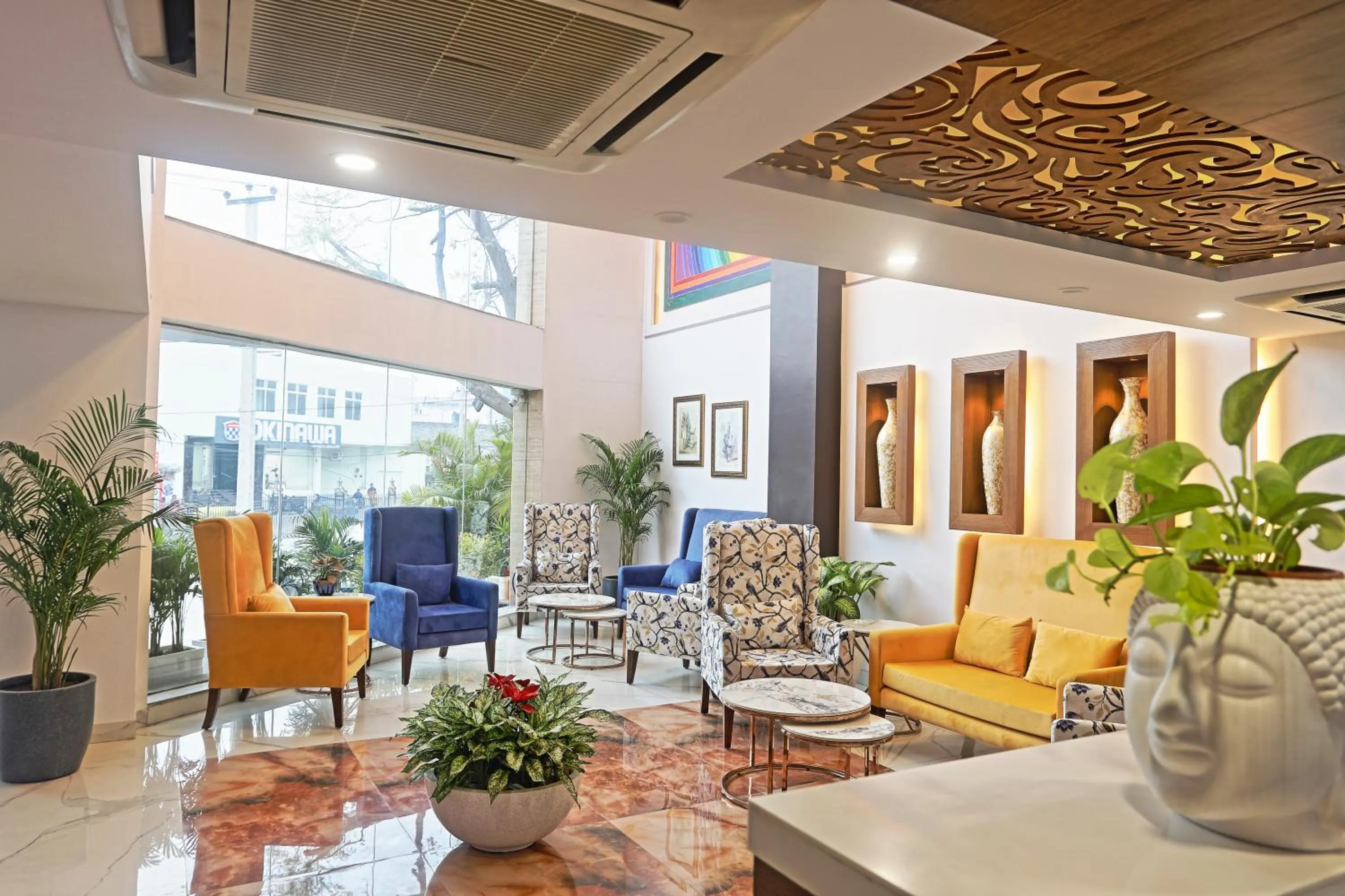 Lobby or reception in Hotel Cardinal Oxmo Delhi Airport