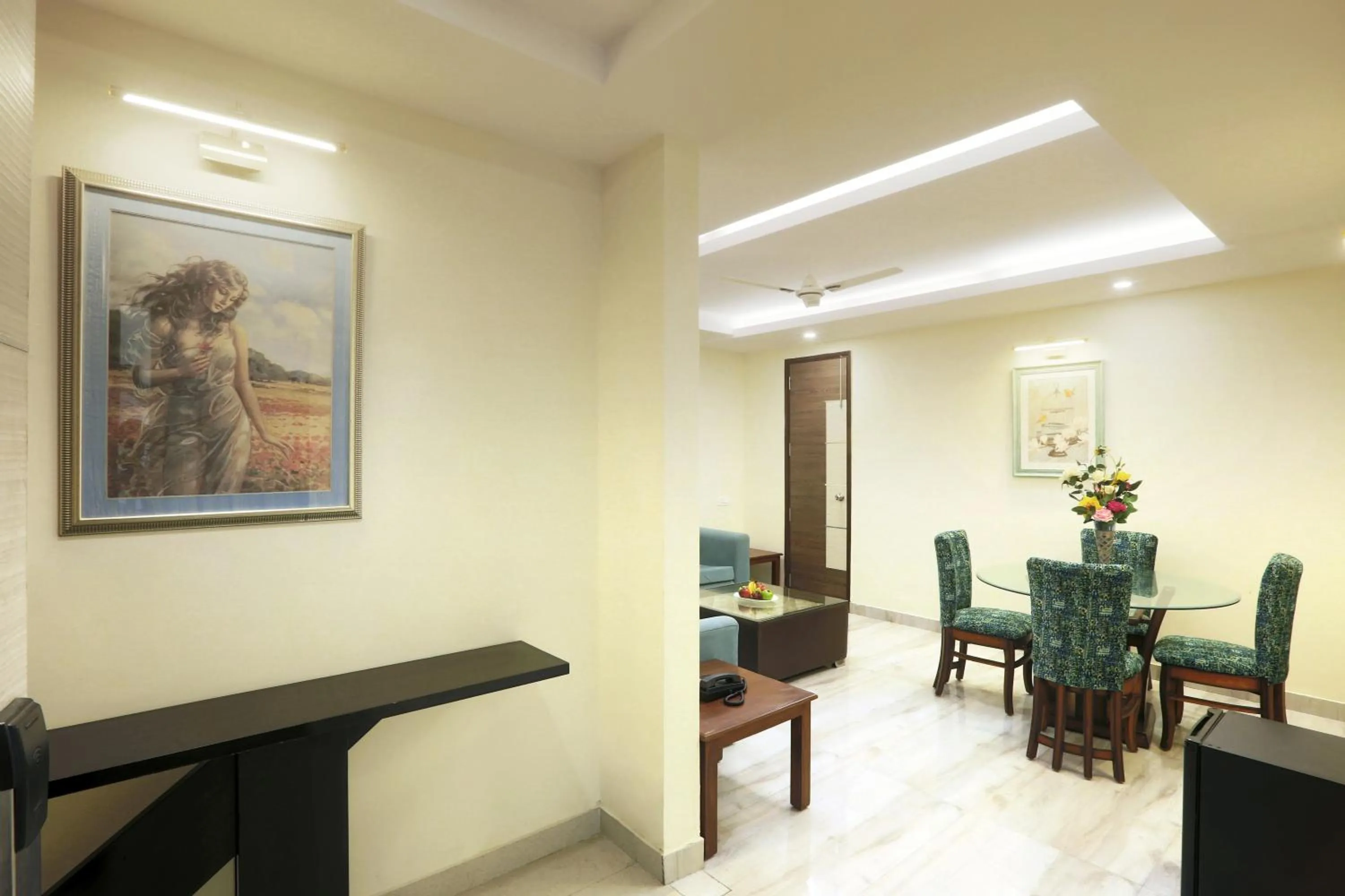 Seating area in Hotel Cardinal Oxmo Delhi Airport